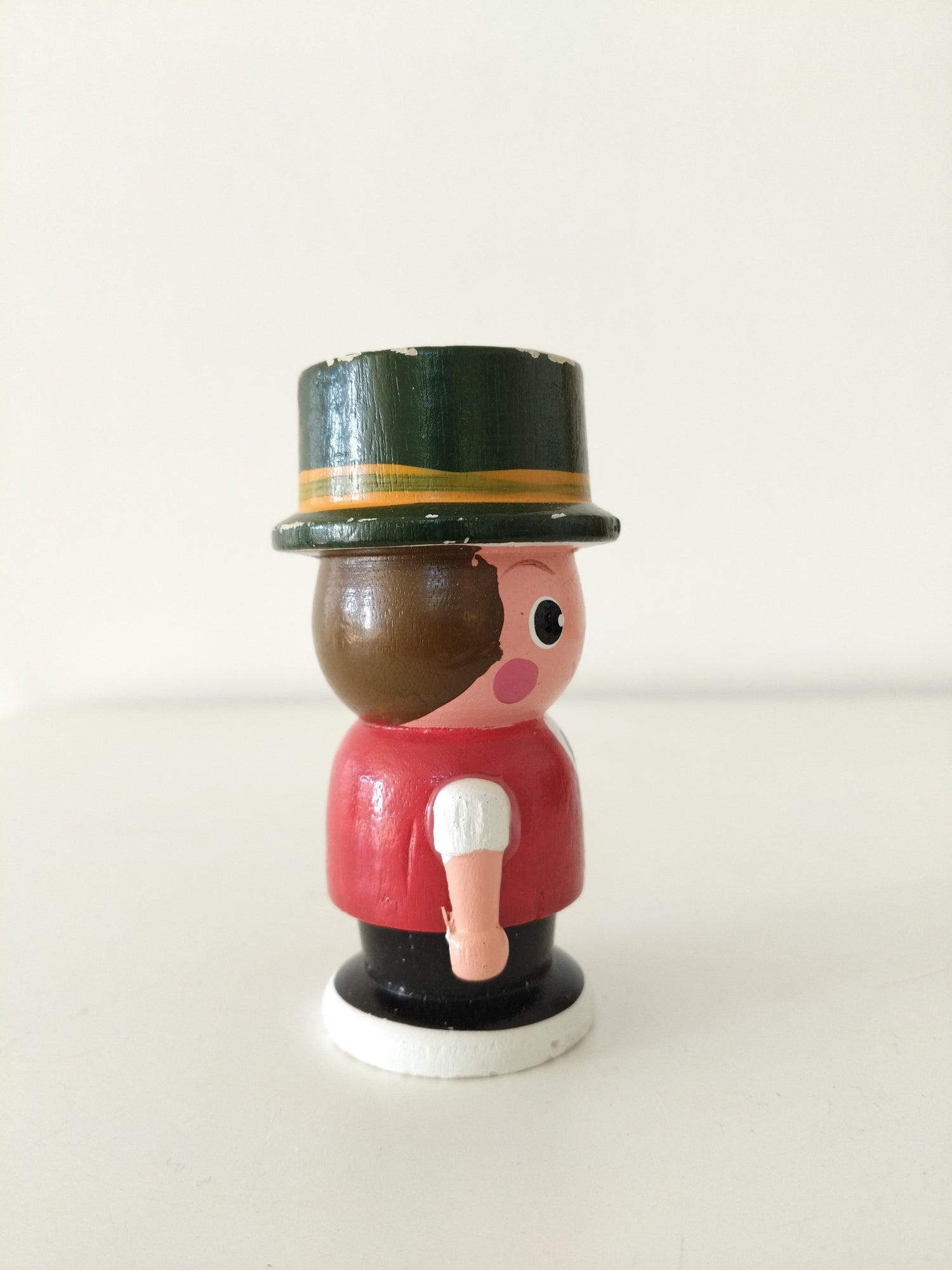 Coquetier personnage en bois au choix - cetaitmieuxavant