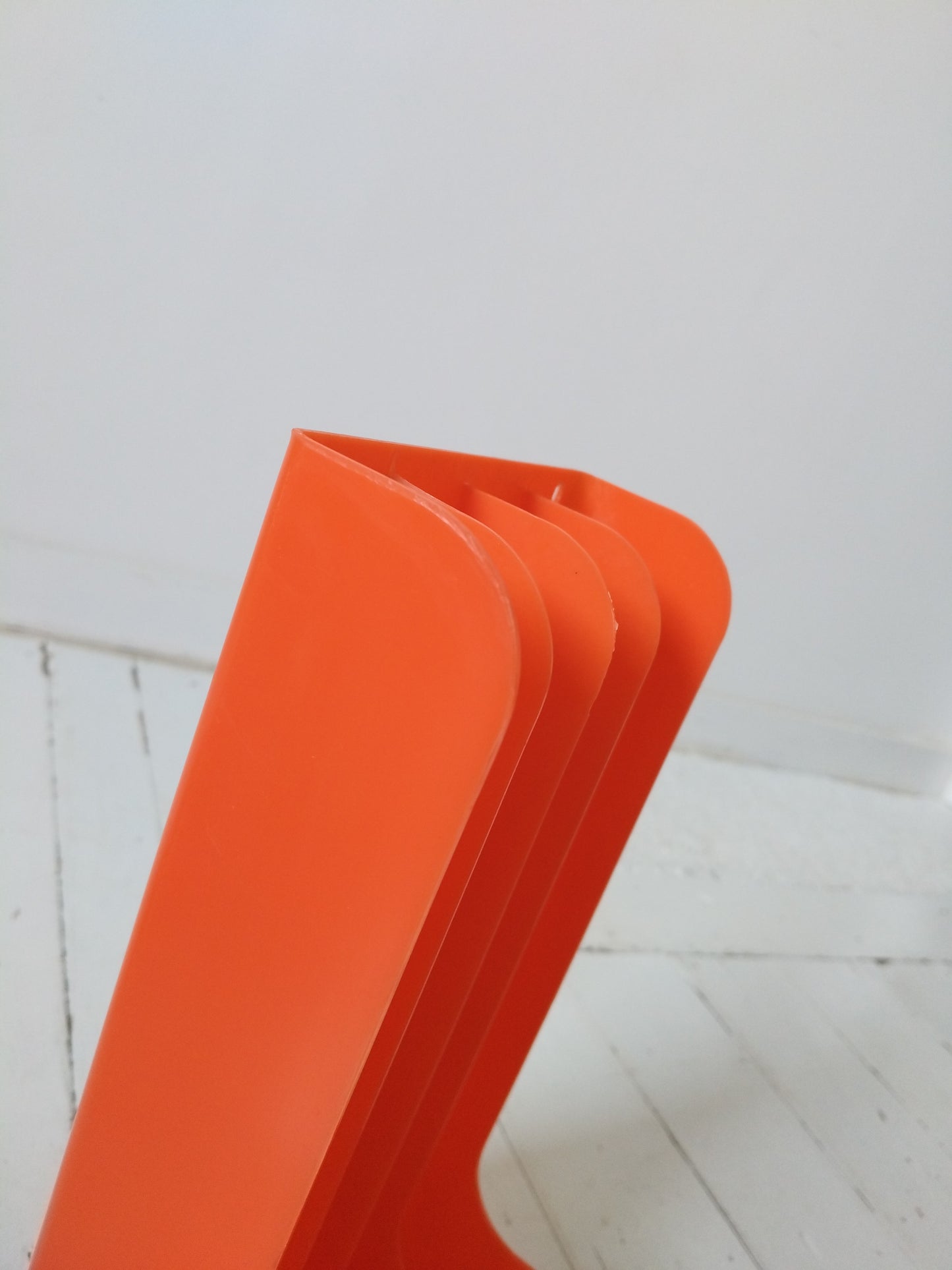 Range-vinyles 33T/ porte-revues Auréac en plastique (à poser ou mural) à l'unité