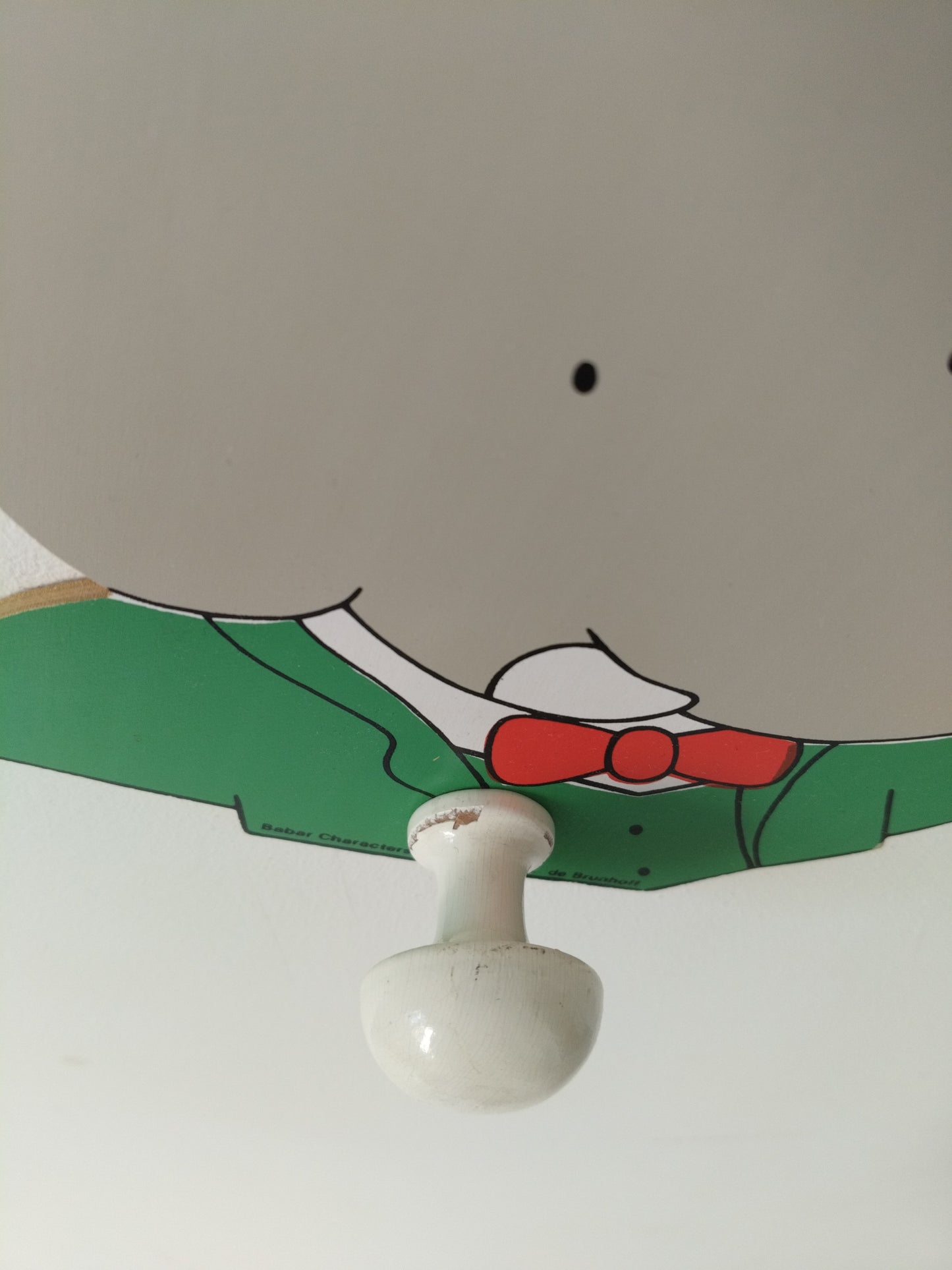 Porte-manteau/ patère murale Babar en bois par L. de Brunhoff 1989 - cetaitmieuxavant