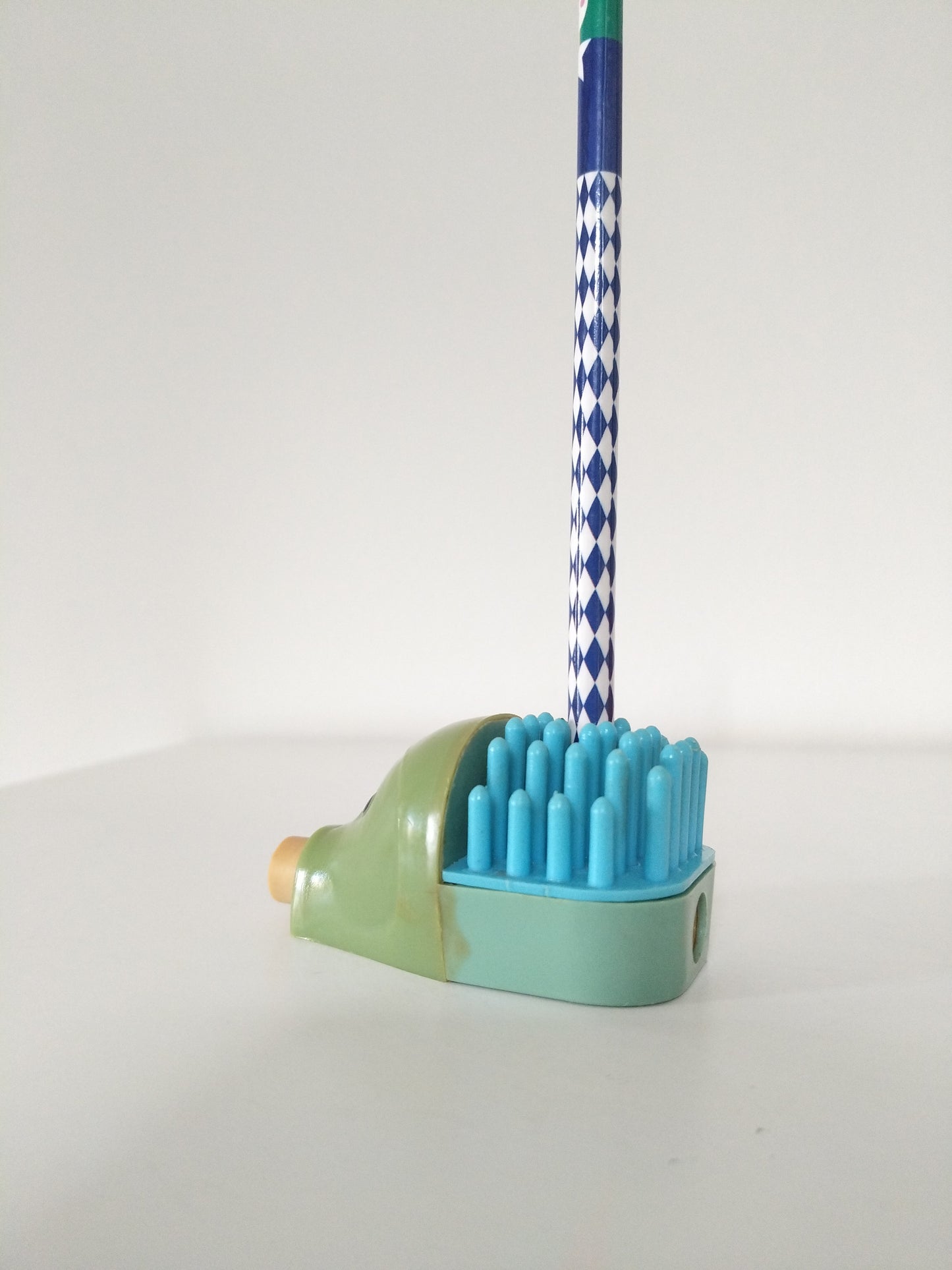 Hérisson miniature taille-crayon, porte-crayon et gomme 80's couleur au choix