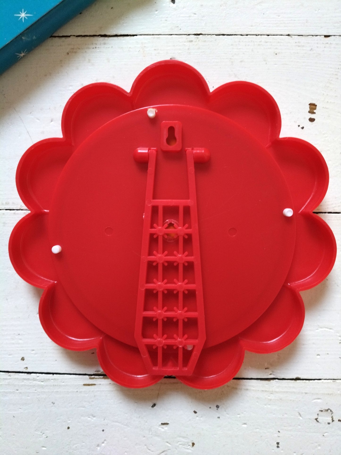 Petit miroir fleur mural ou à poser en plastique made in Hong Kong