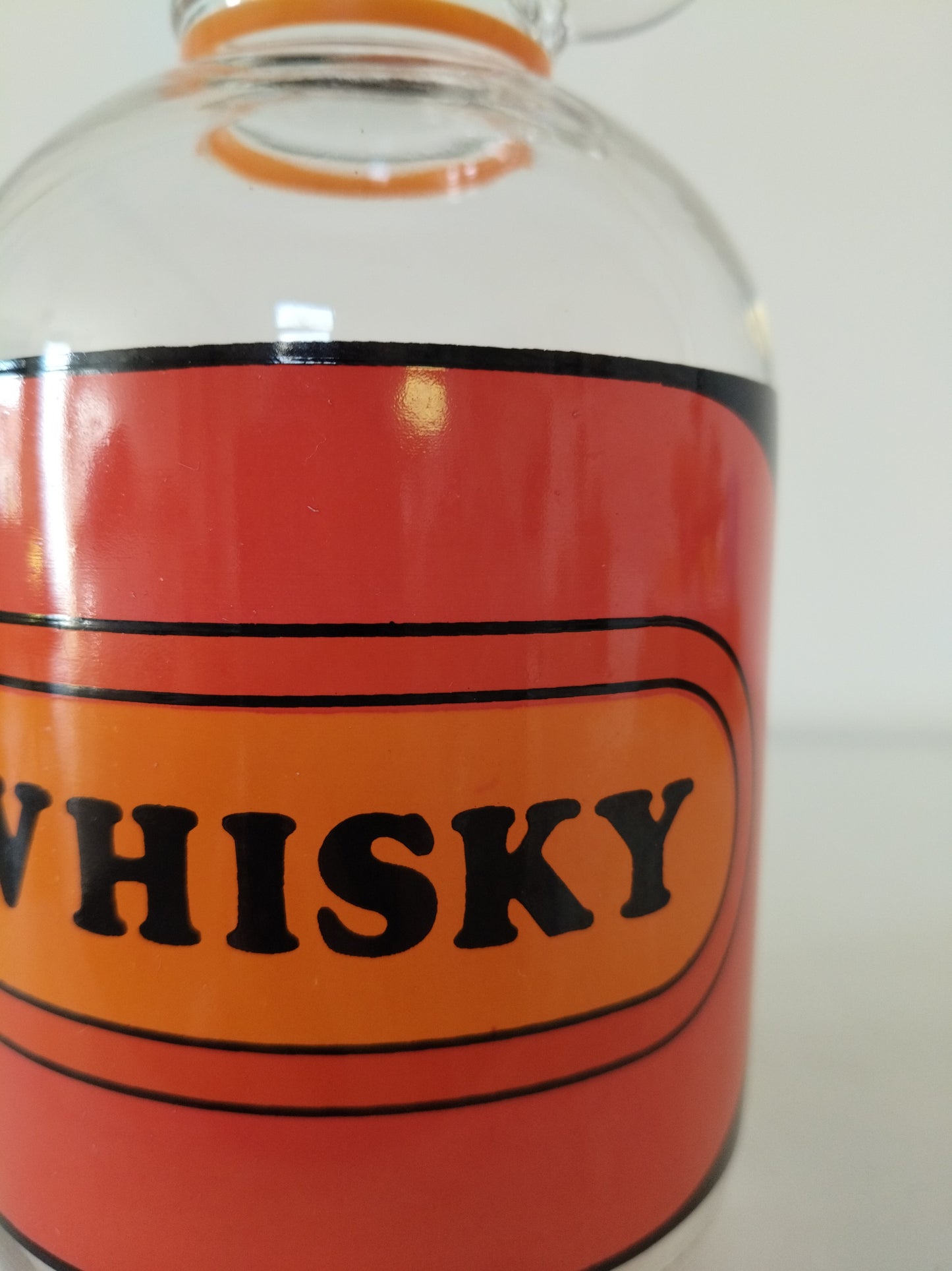 Ancienne bouteille à whisky en verre - cetaitmieuxavant