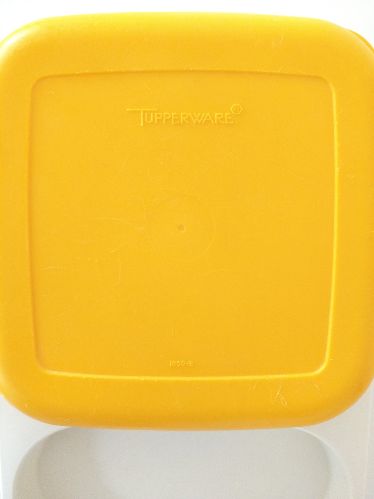 Petit plateau repas avec couvercle Tupperware - cetaitmieuxavant