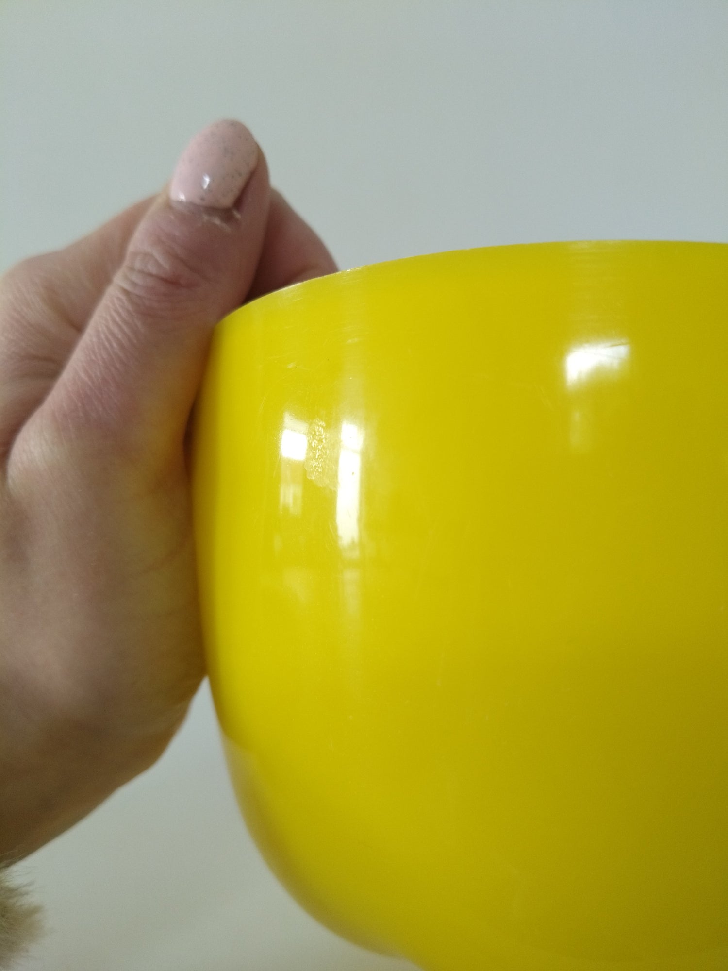 Boîte/ pomme à glaçons en plastique JAUNE - cetaitmieuxavant