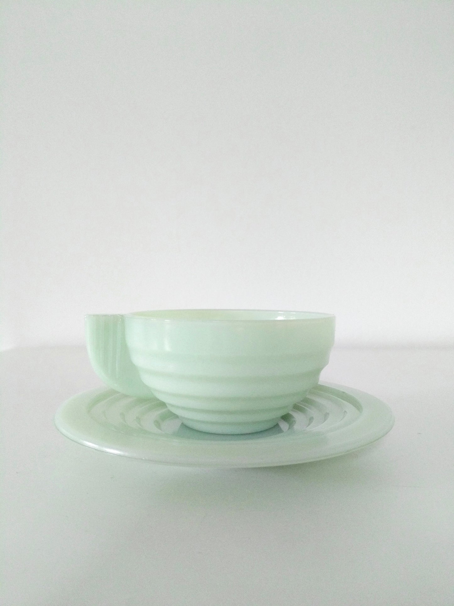 Ensemble tasse et soucoupe en opaline mint Belgique