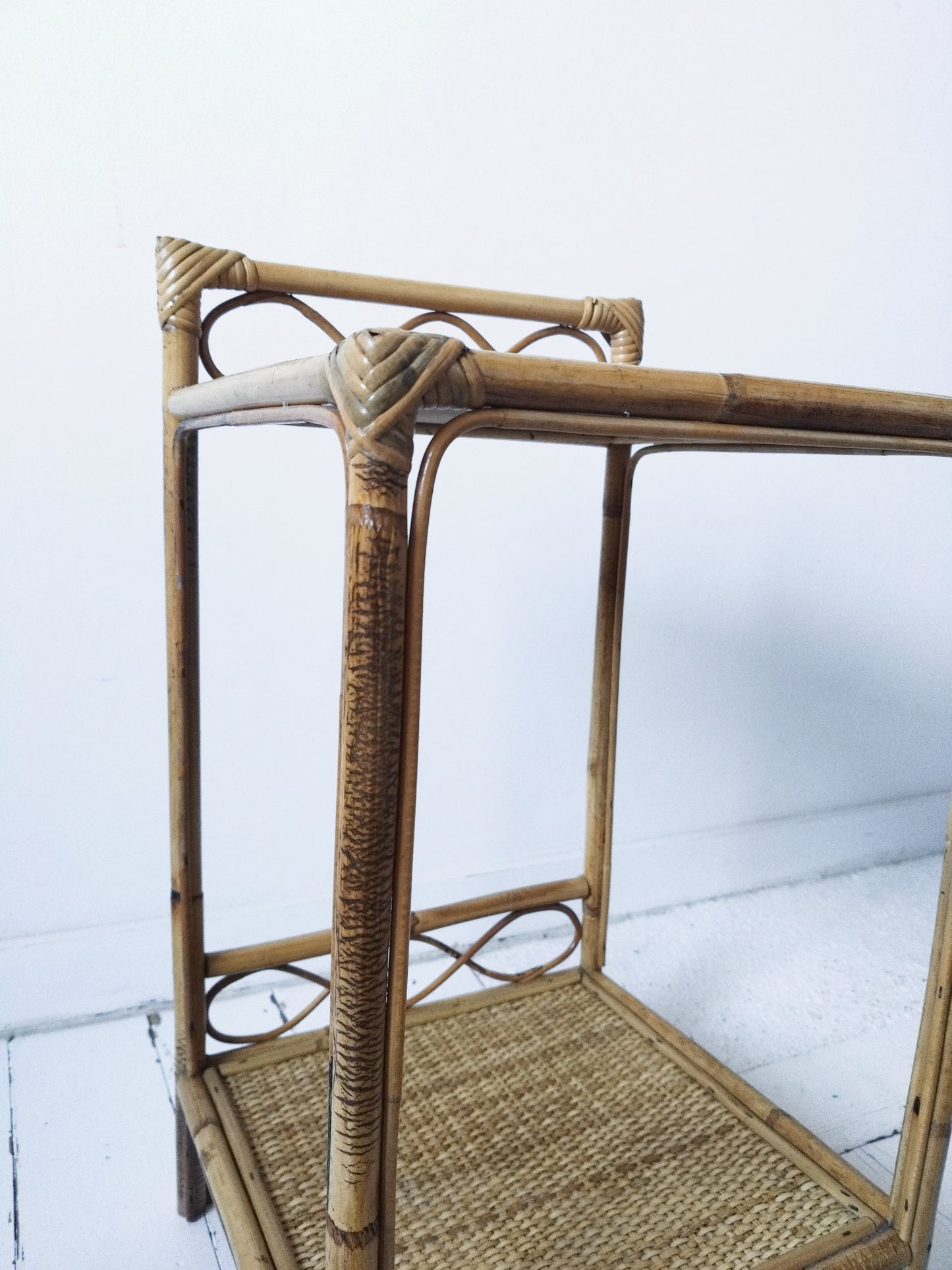 Étagère/ chevet vintage osier et rotin