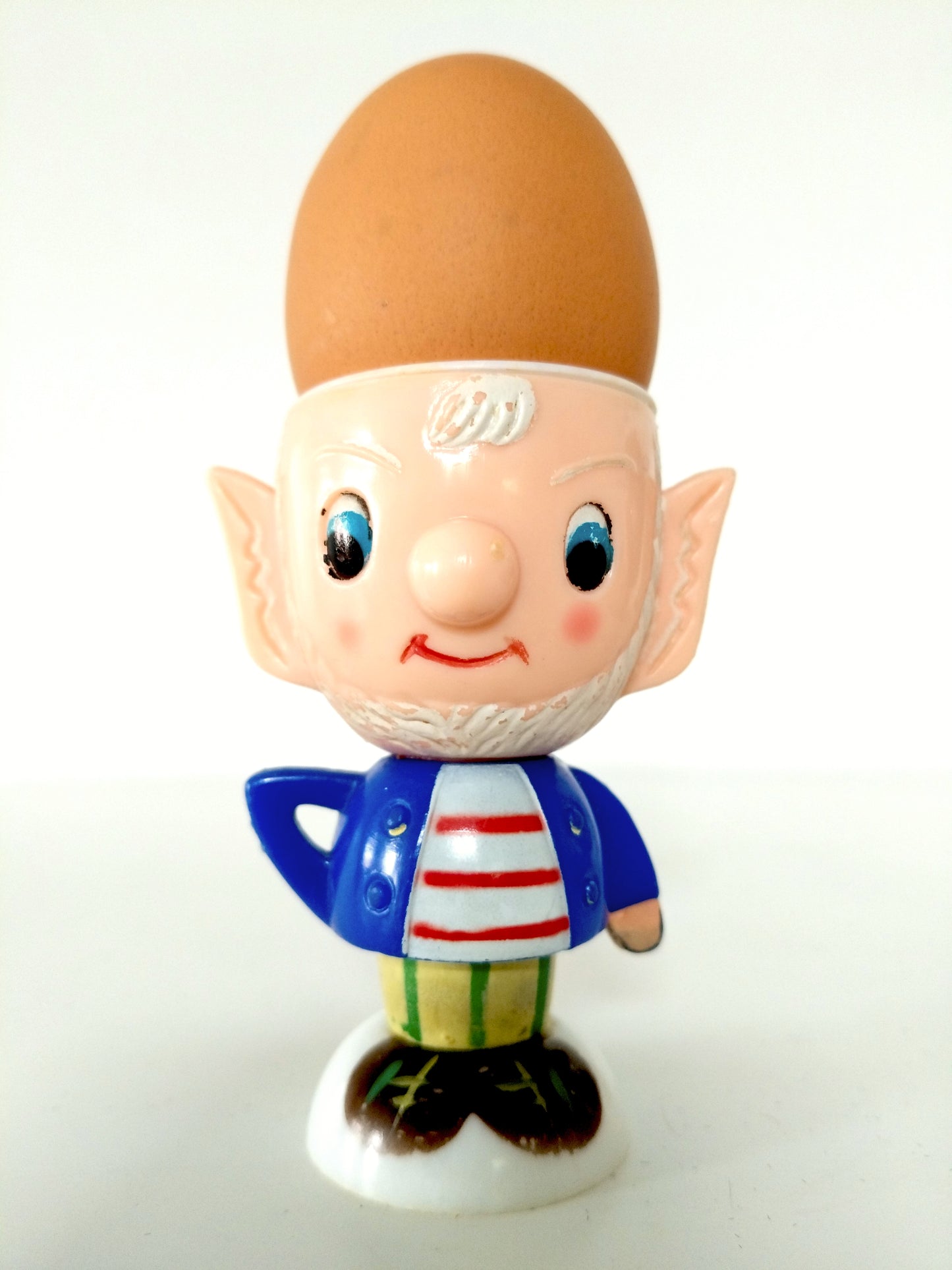 Coquetier lutin Potiron Oui-Oui en plastique made in Hong Kong