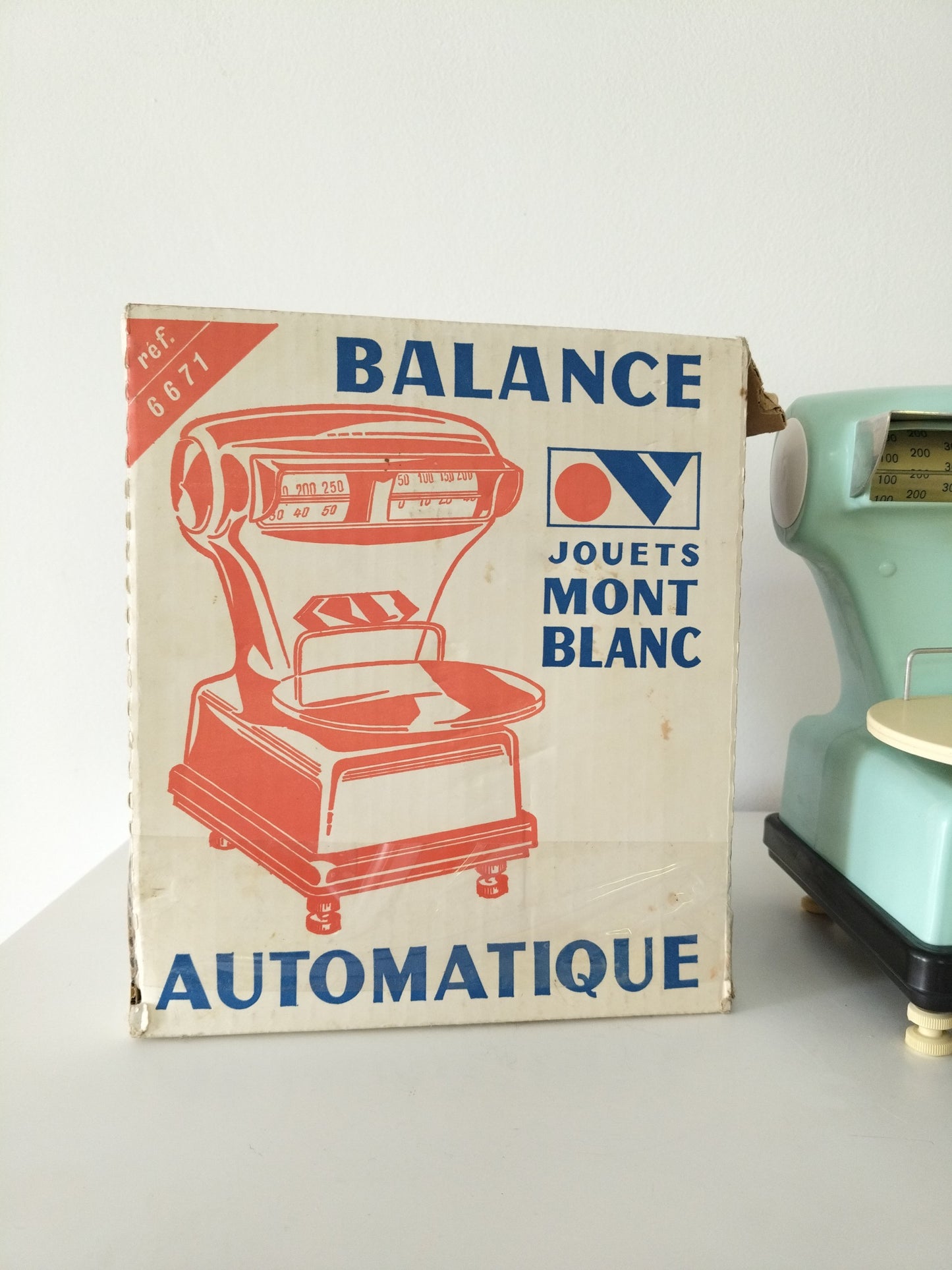 Ancienne balance de marchande jouets Mont Blanc