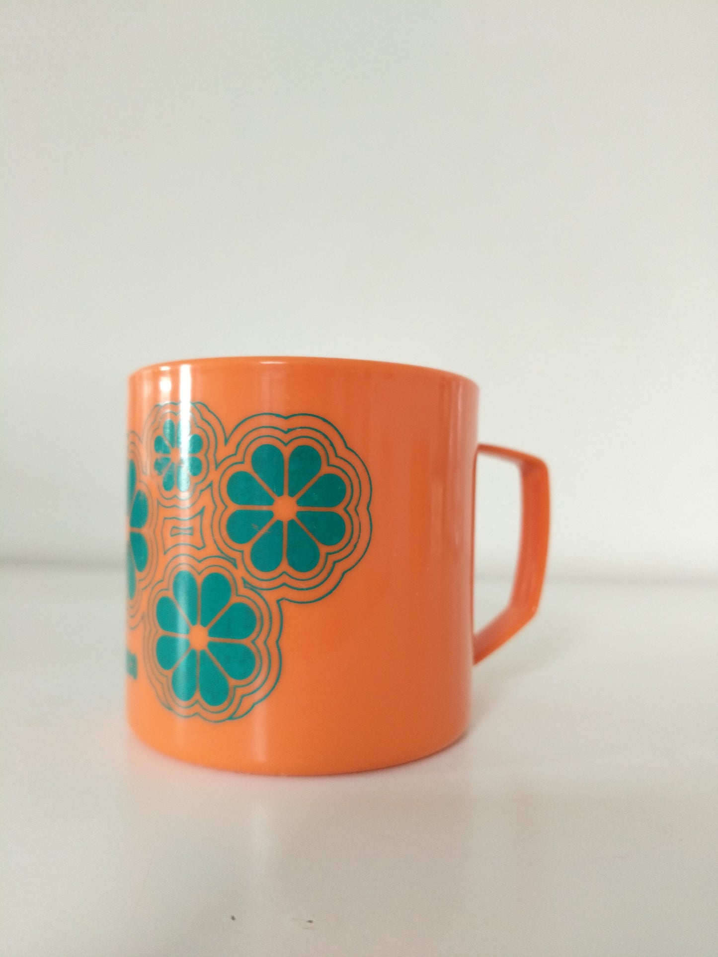 Tasse/ mug en plastique Benco Nutricia au choix