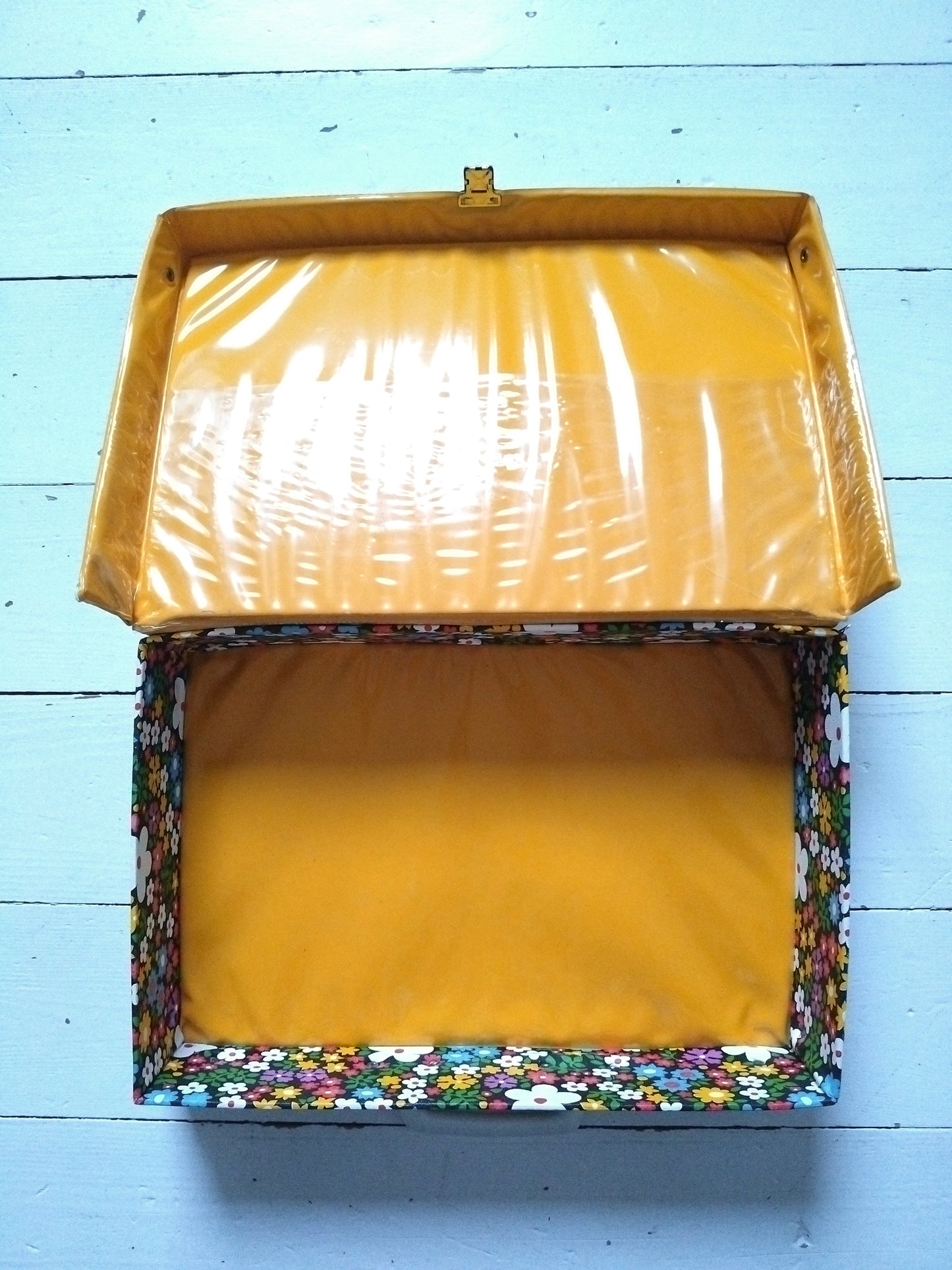 Valisette vintage flower power