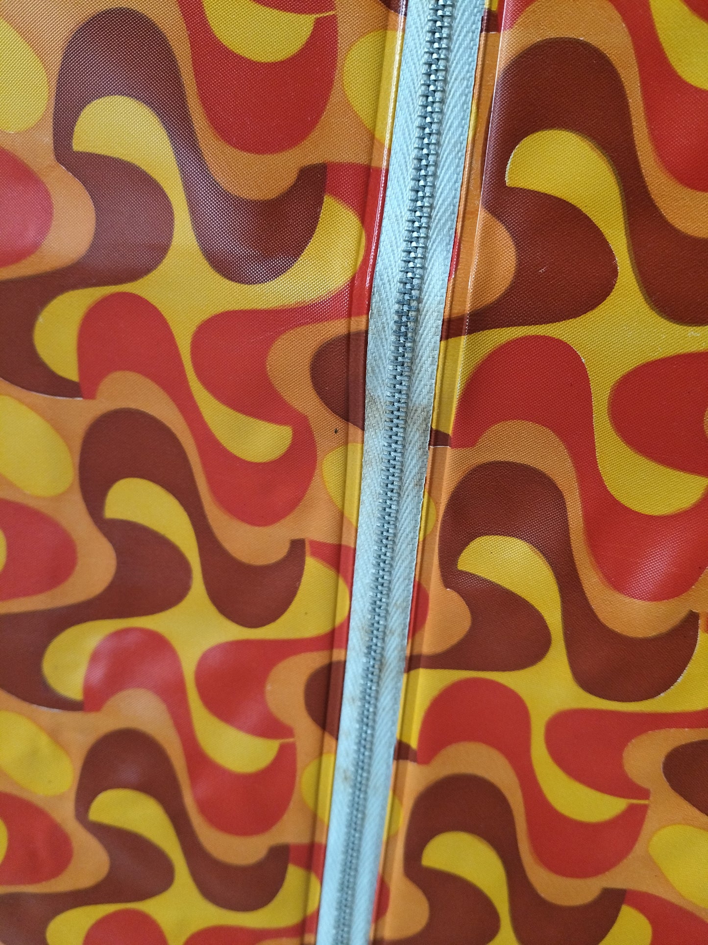 Petit meuble de poupées vintage