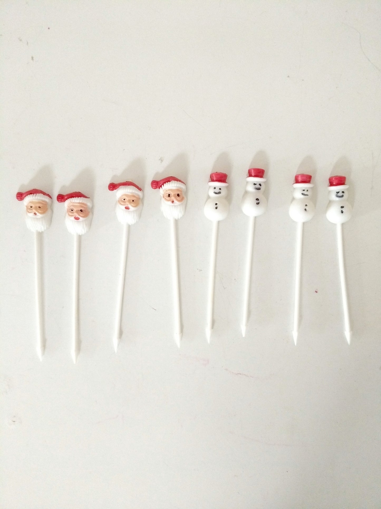 8 piques apéritif de Noël en plastique