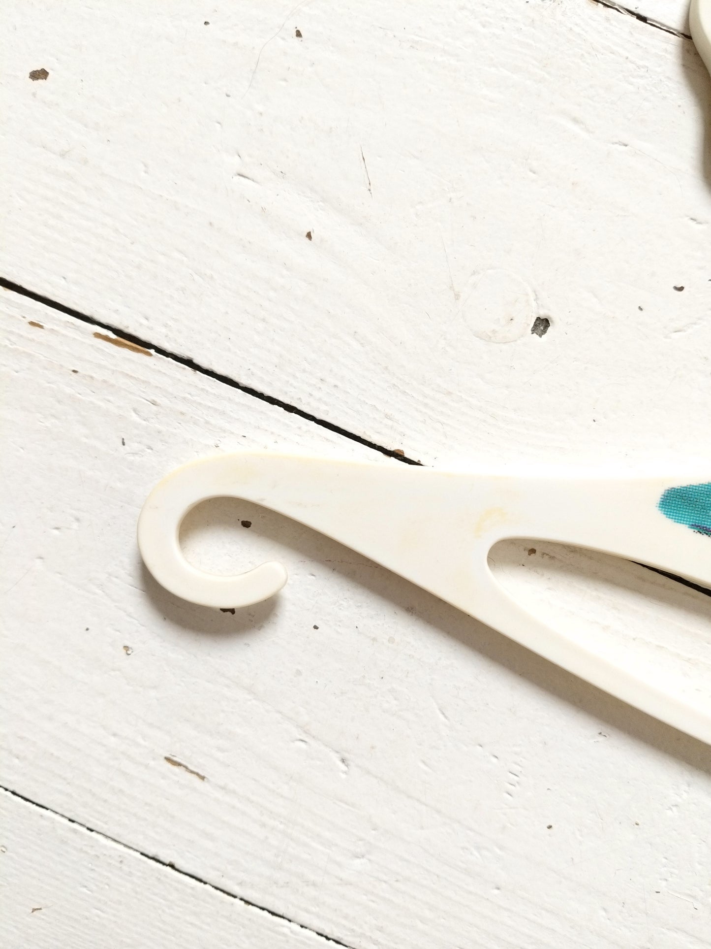 Petit cintre en plastique Strepp-design Ges.Gesch Germany fillette ou garçonnet au choix