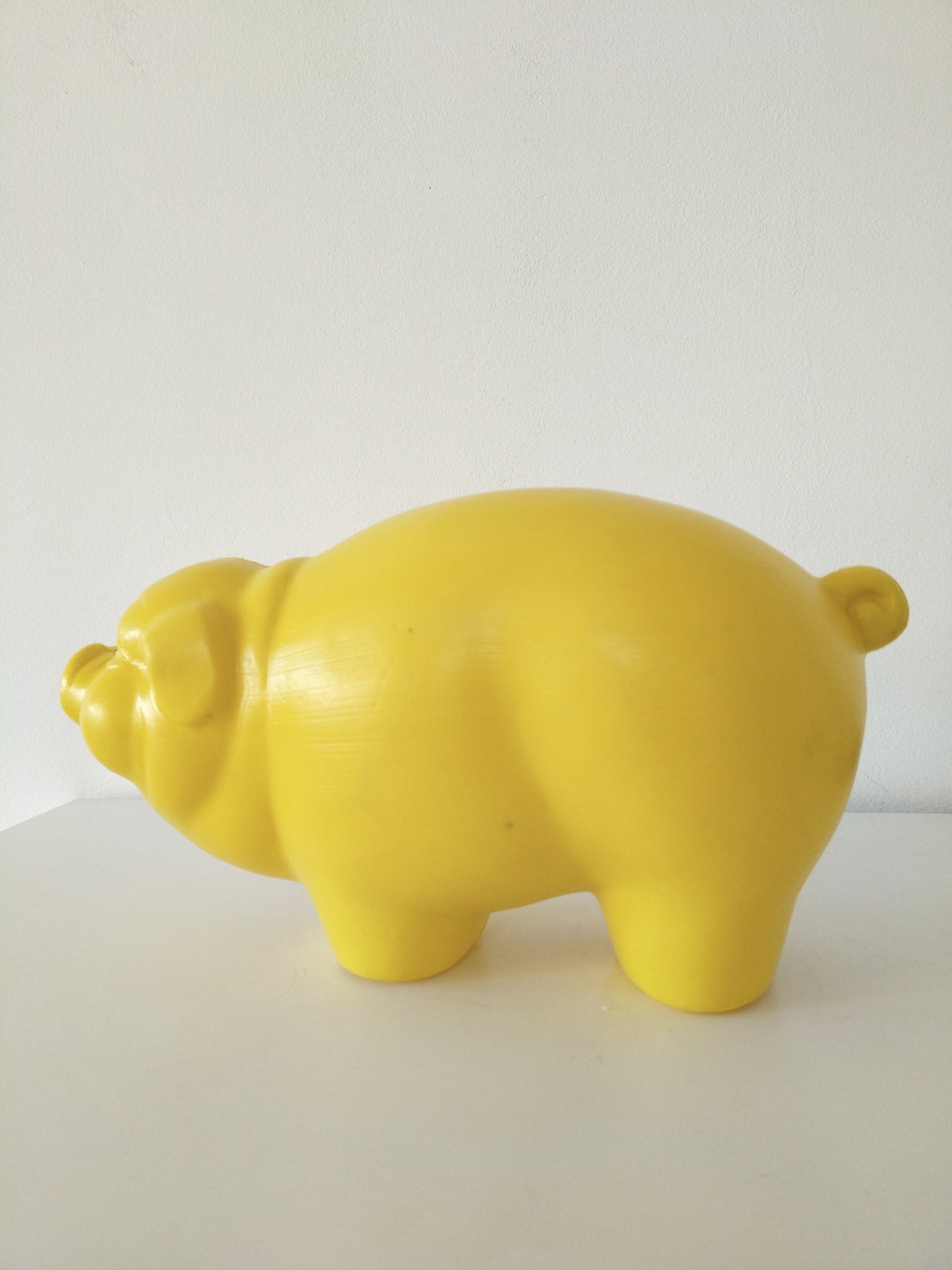 Grosse tirelire cochon en plastique - cetaitmieuxavant