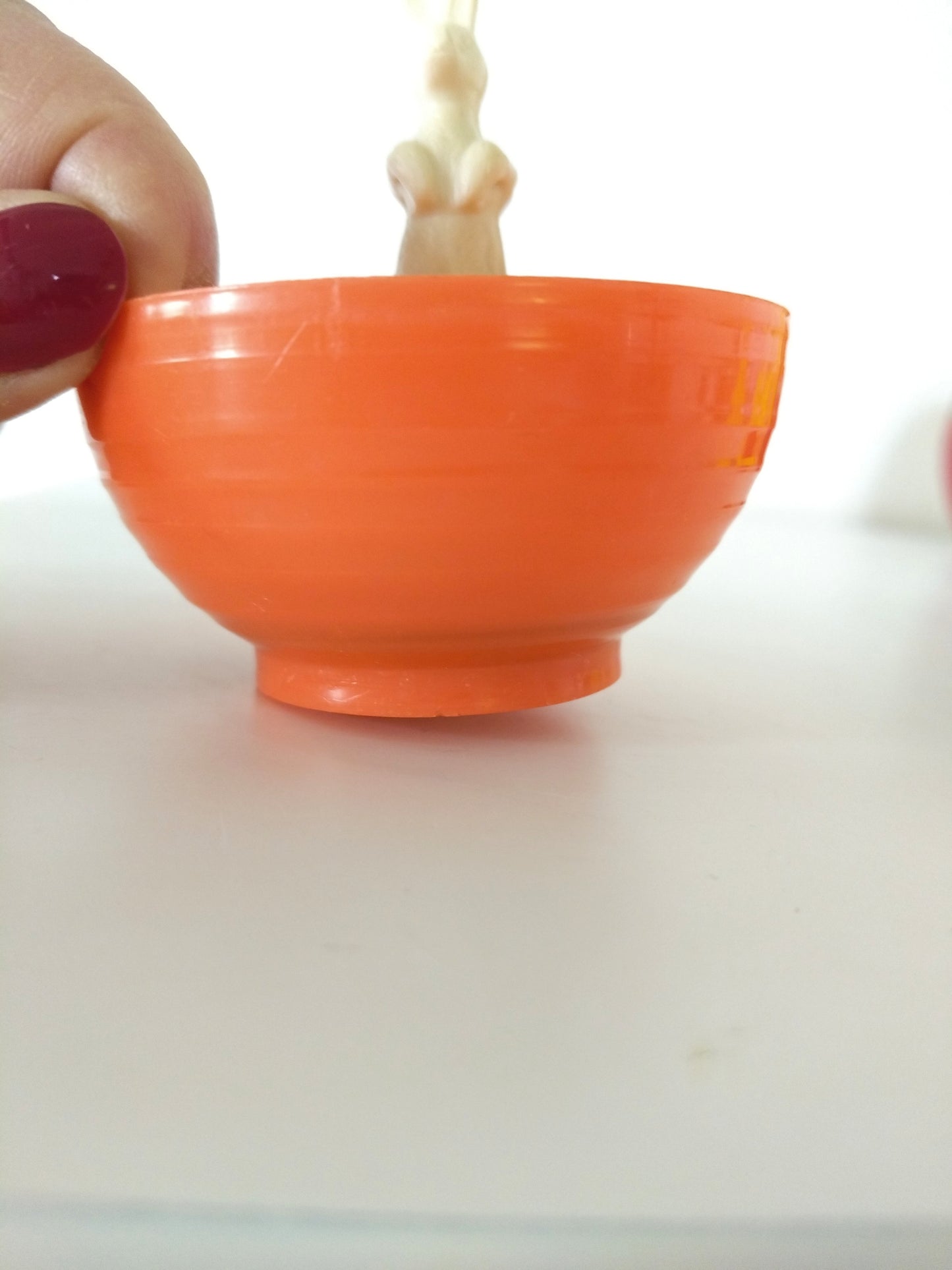 Déco de Pâques/ lapin en plastique