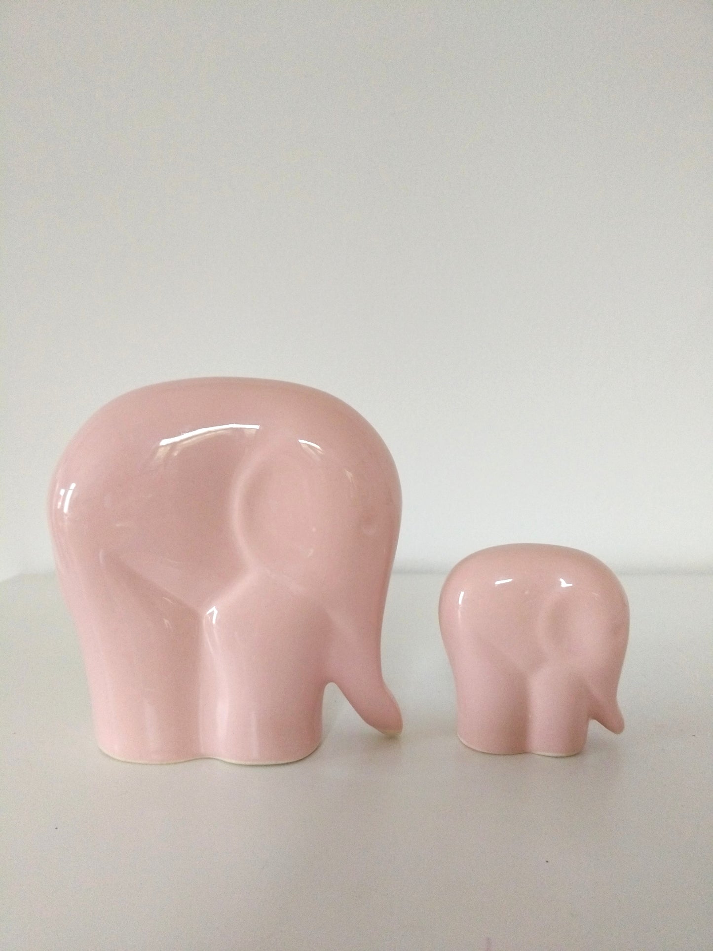 Ensemble de 2 éléphants en céramique émaillée rose