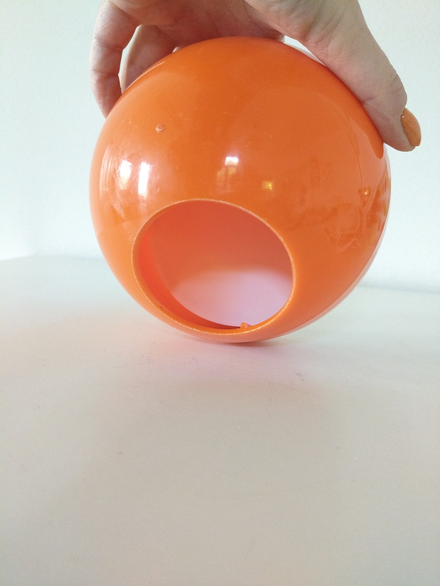 Petit miroir de table sphérique boule space age en plastique