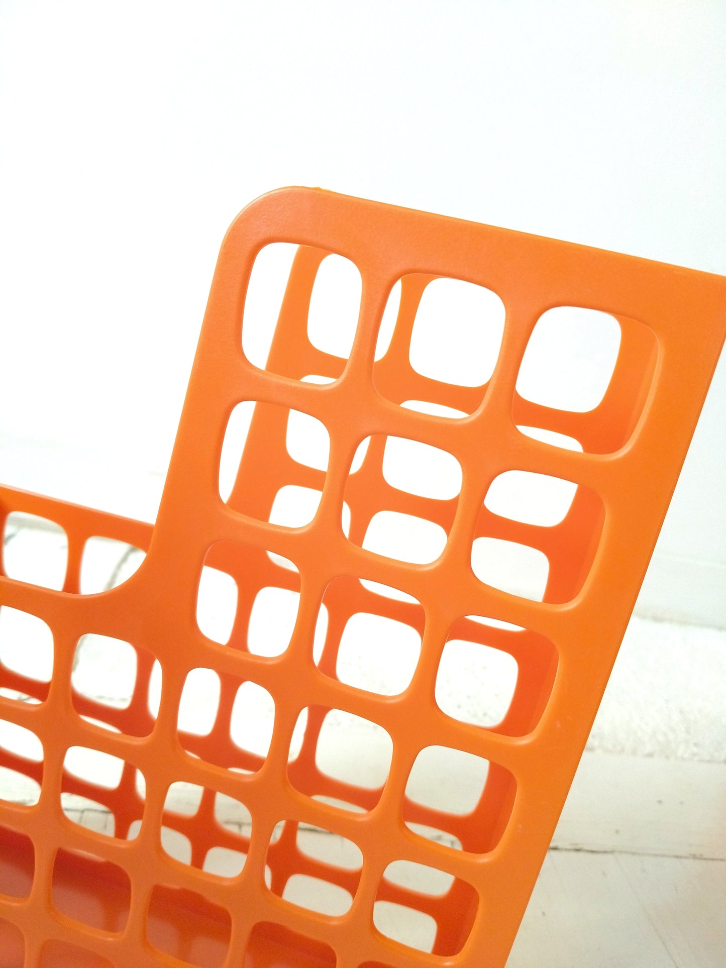 Range-documents/ magazines/ livres en plastique orange Esselte Boxer à l'unité