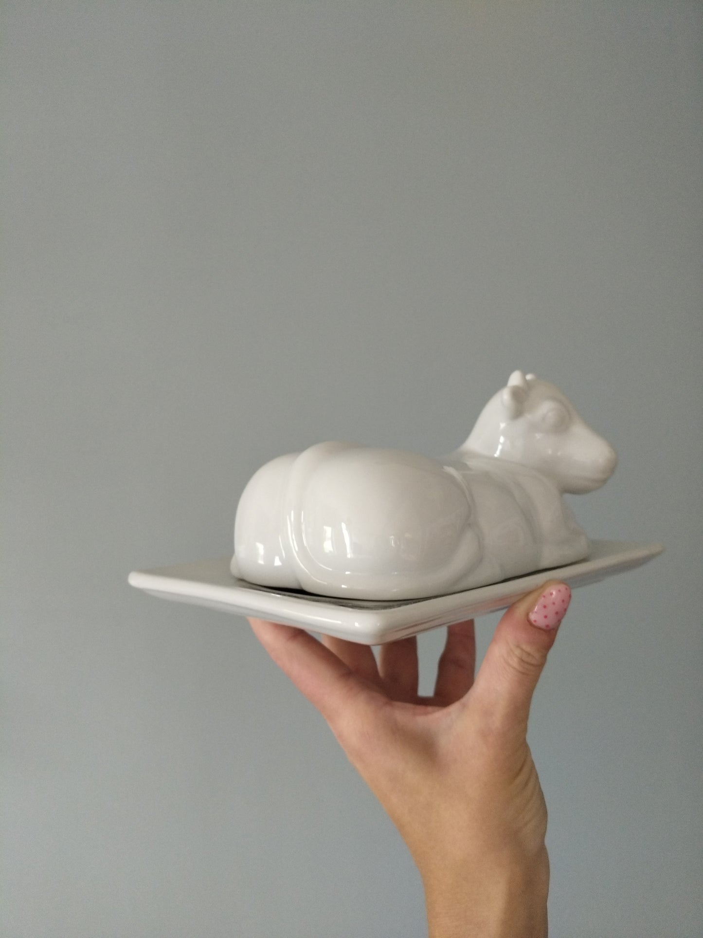 Beurrier vache en porcelaine