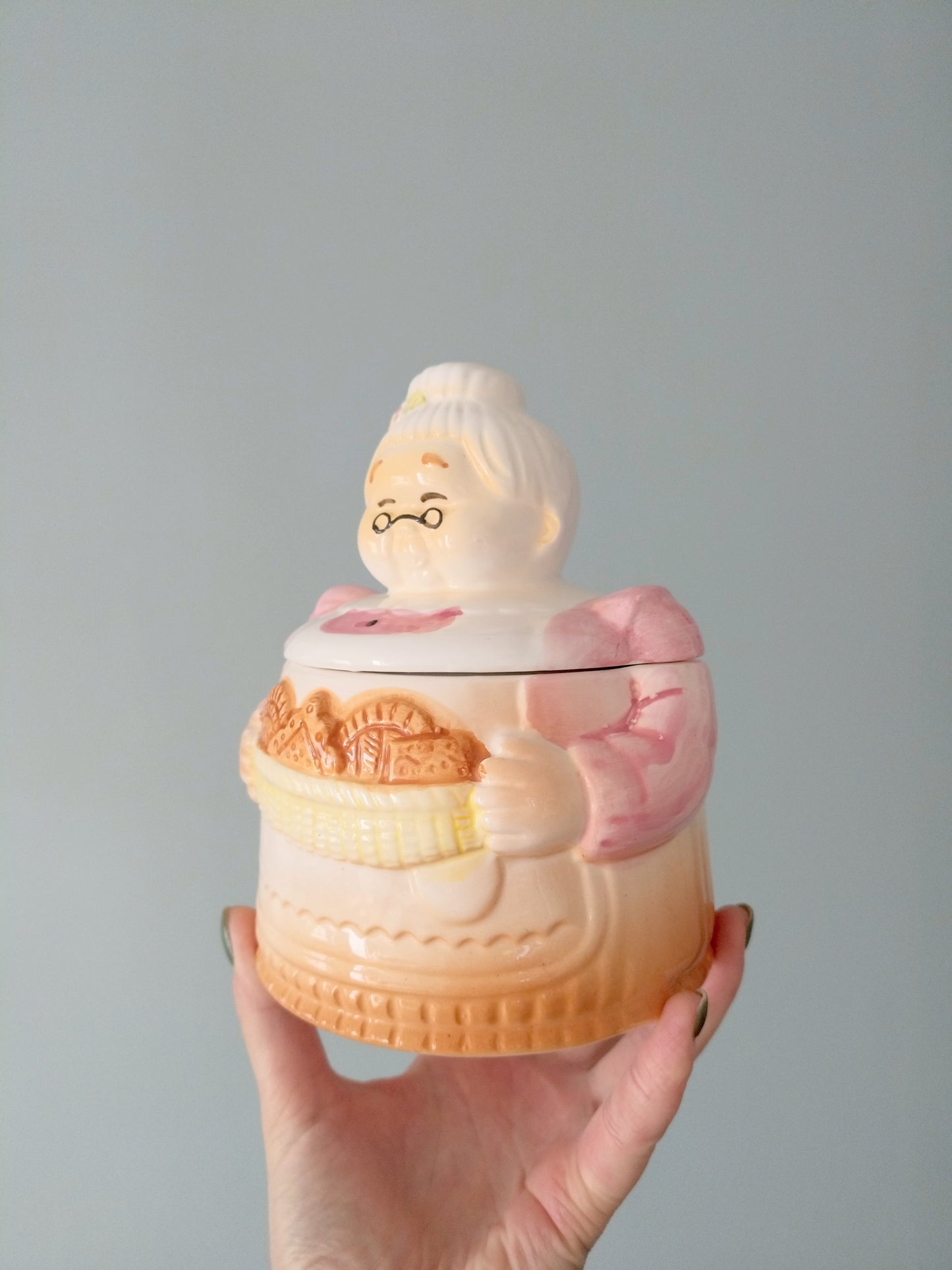 Pot à biscuits/bonbons mamie en céramique 80s