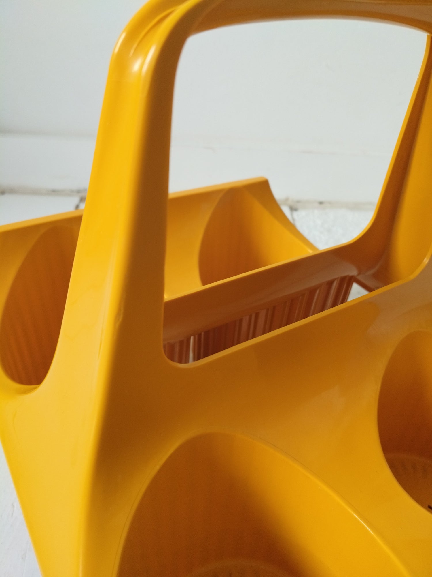 Range/porte-bouteilles en plastique Curver - cetaitmieuxavant