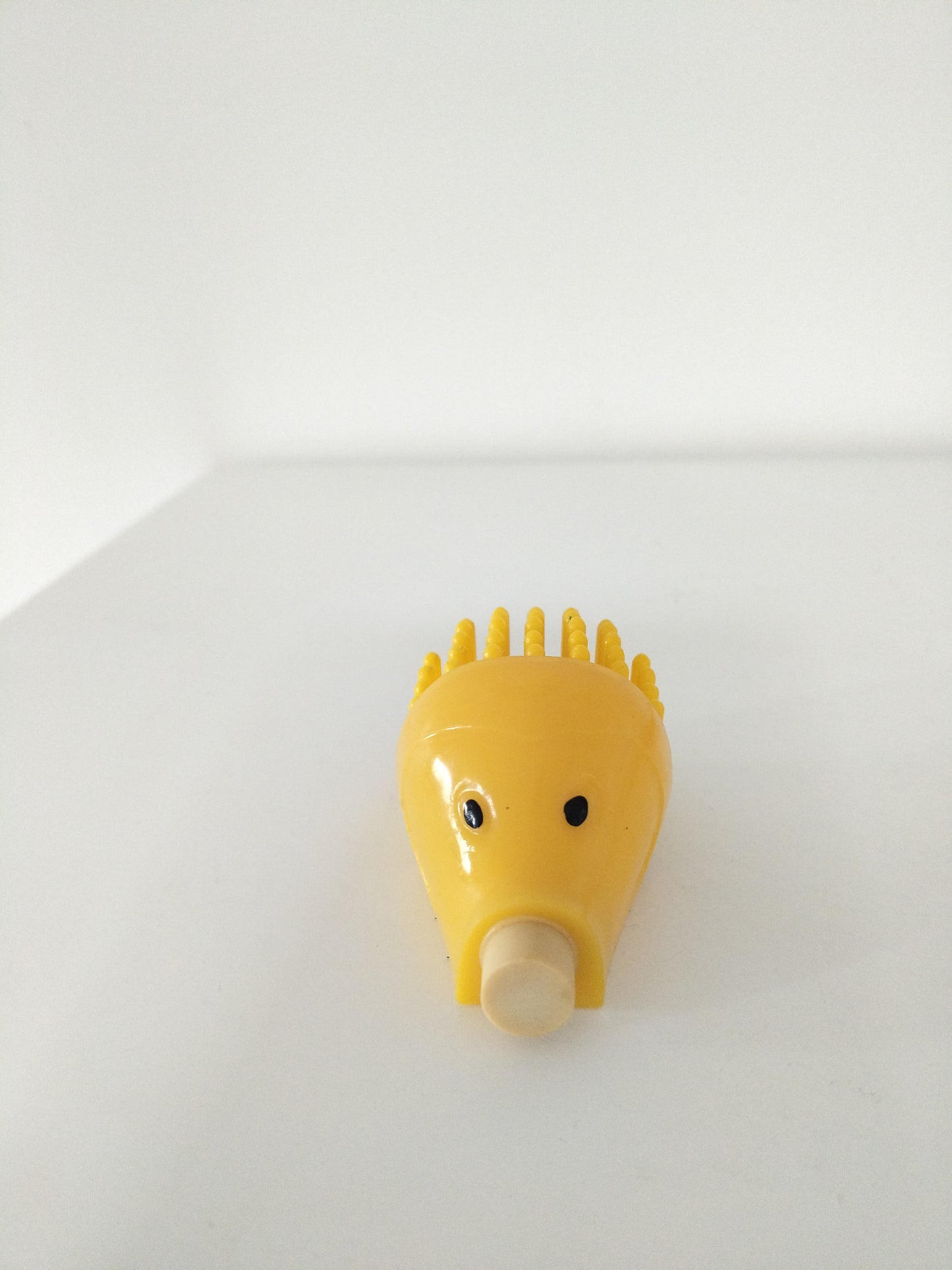 Hérisson miniature taille-crayon, porte-crayon et gomme 80's couleur au choix
