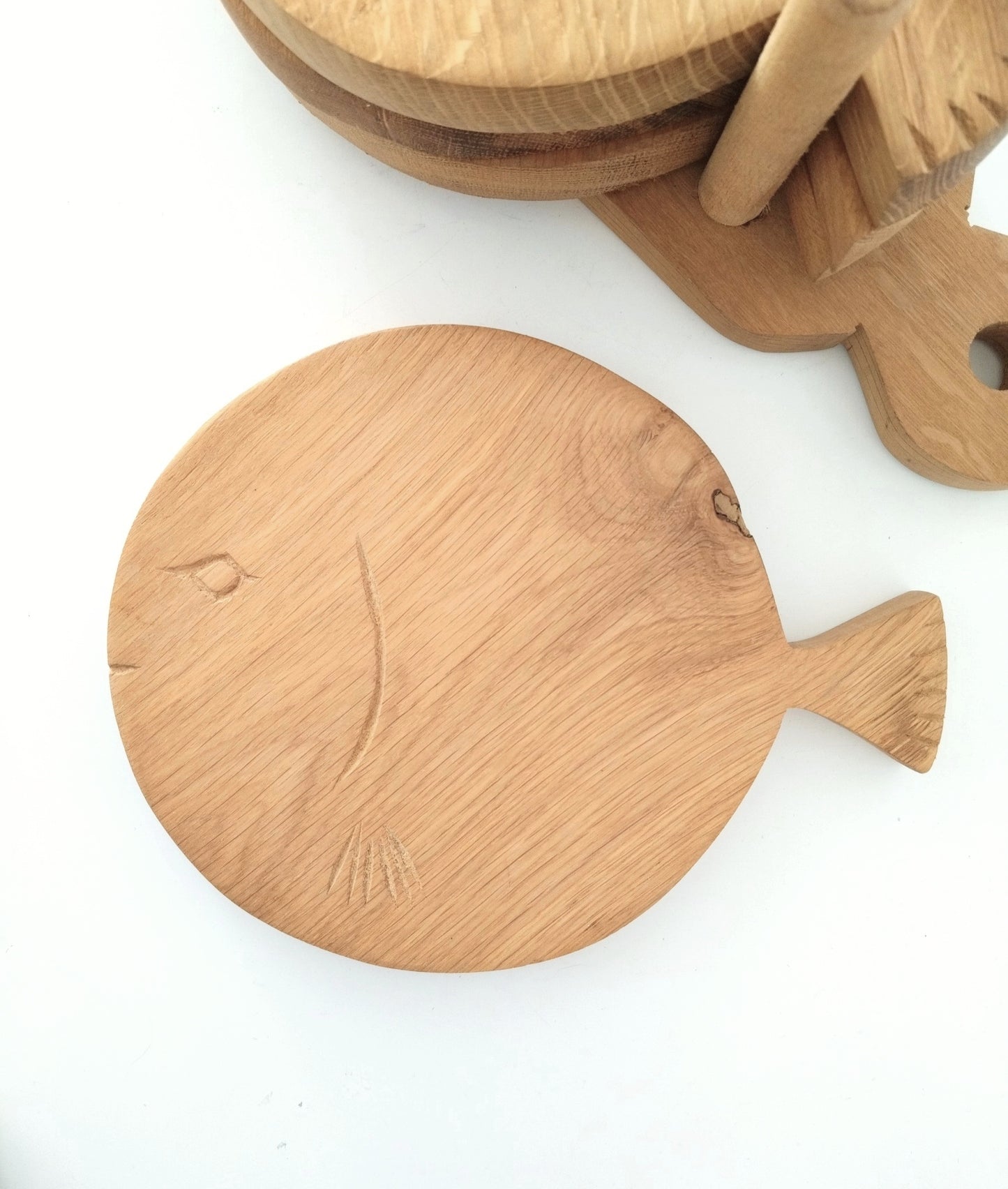 Ensemble de 4 planches/ dessous de plats poisson en bois massif + leur support mural