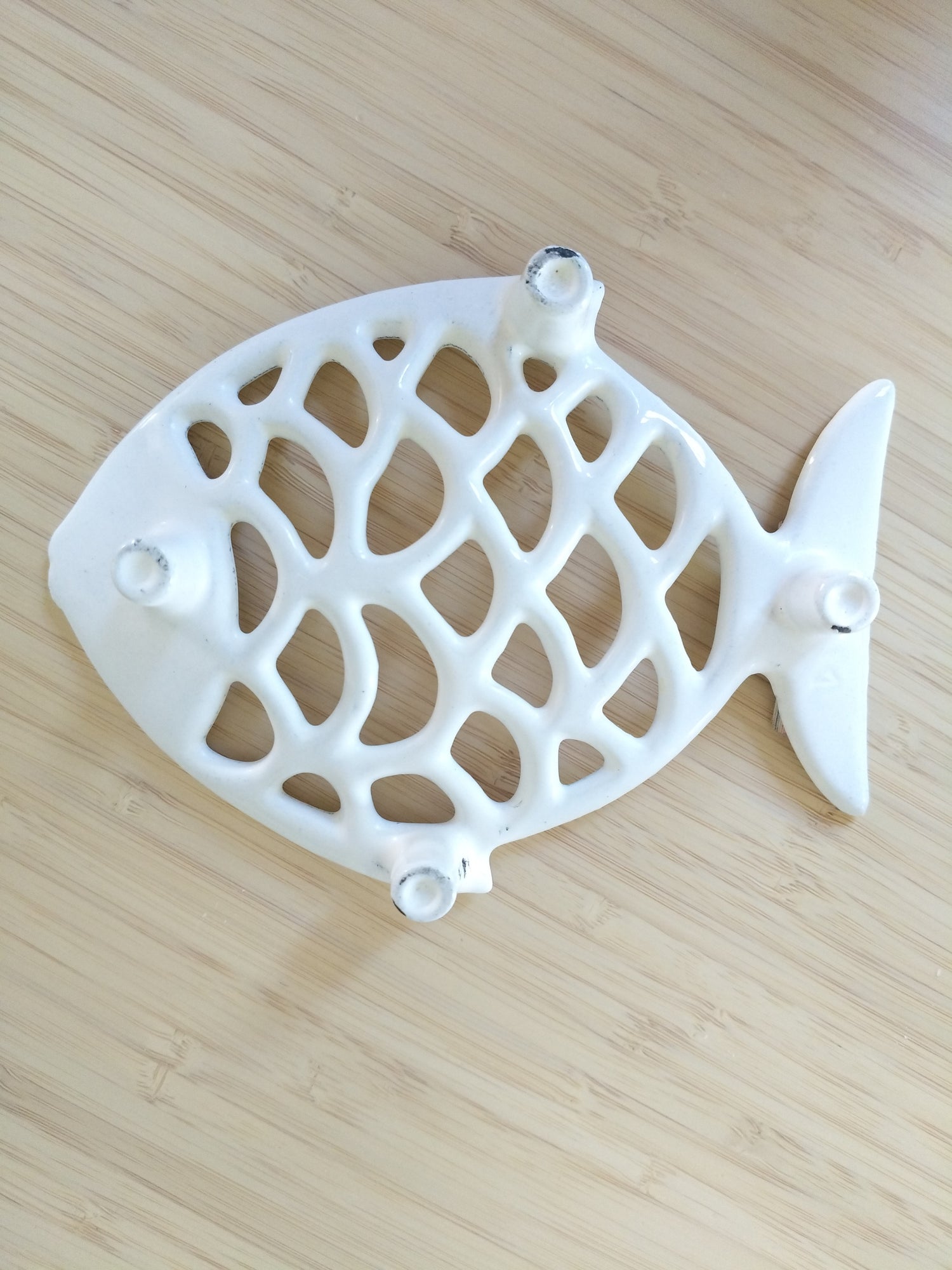 Porte-savon poisson en fonte émaillée Castirone - cetaitmieuxavant