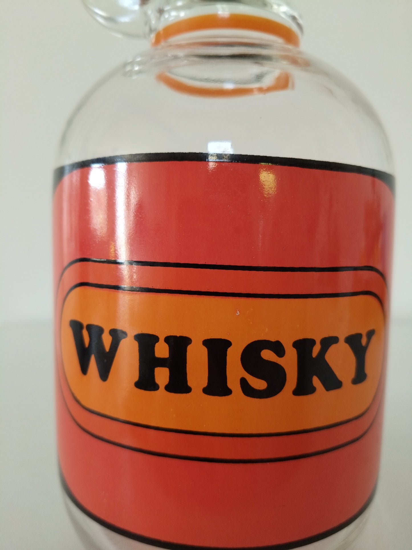 Ancienne bouteille à whisky en verre - cetaitmieuxavant