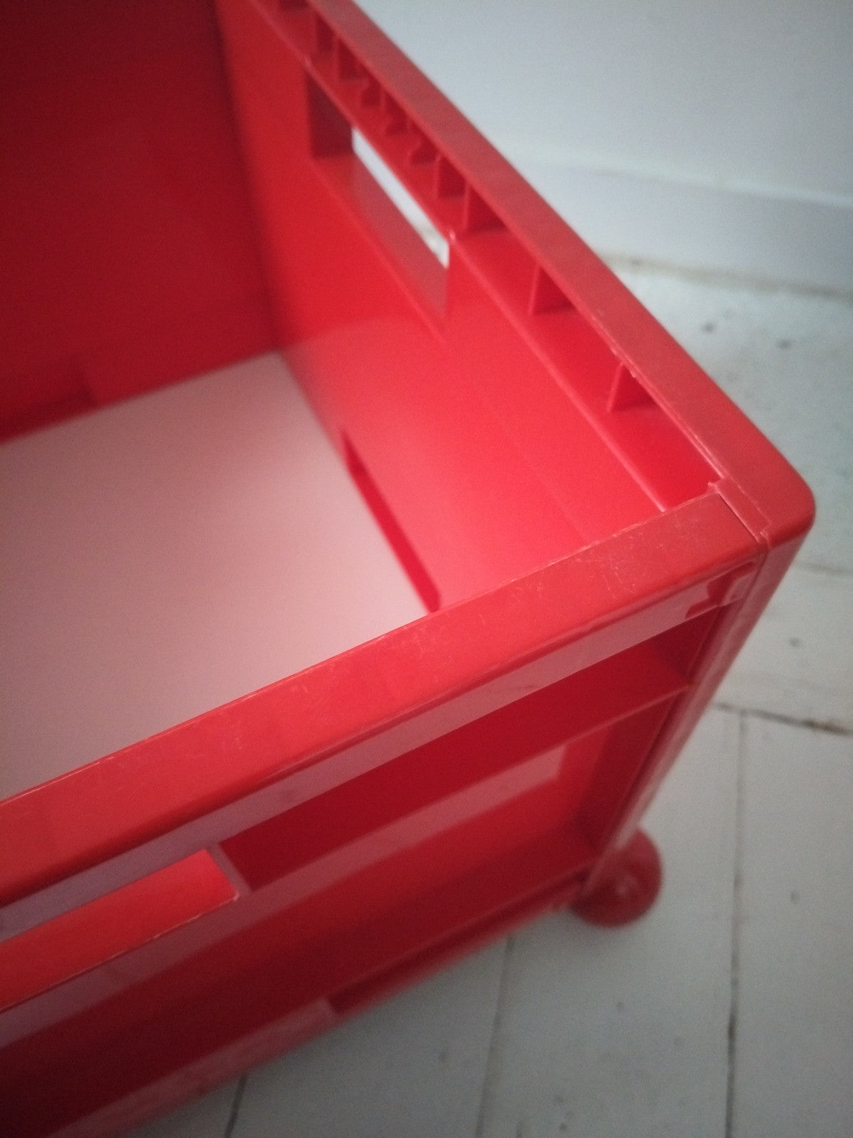 Box de rangement à roulettes en plastique Ikea Märd 90's