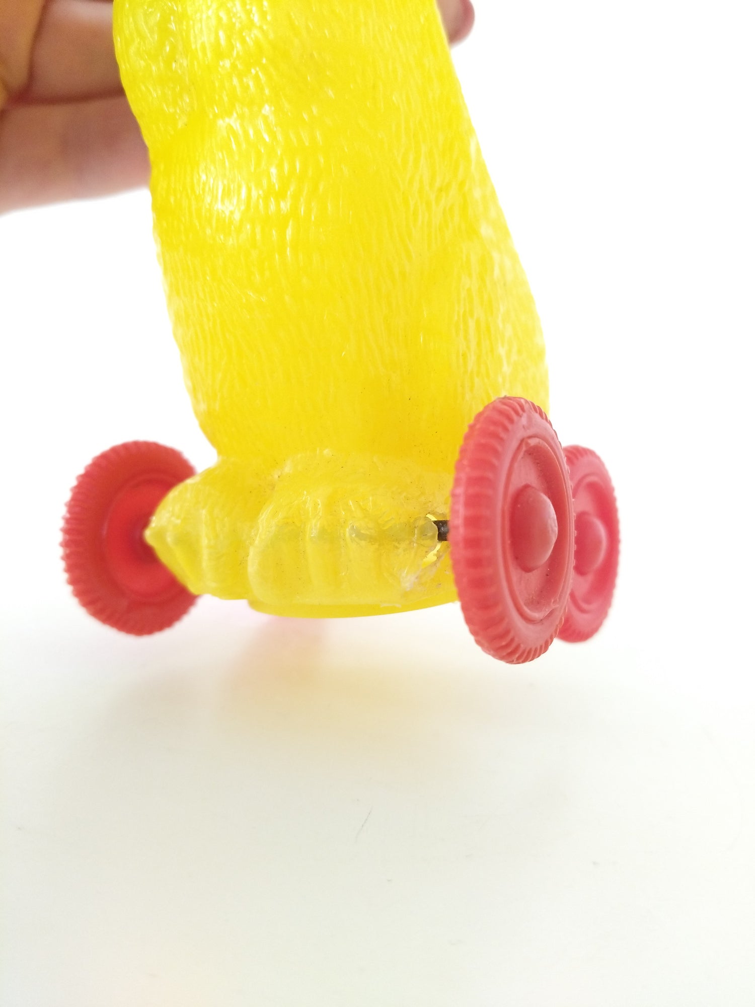 Déco de Pâques/ jouet petit lapin à roulettes en plastique - cetaitmieuxavant