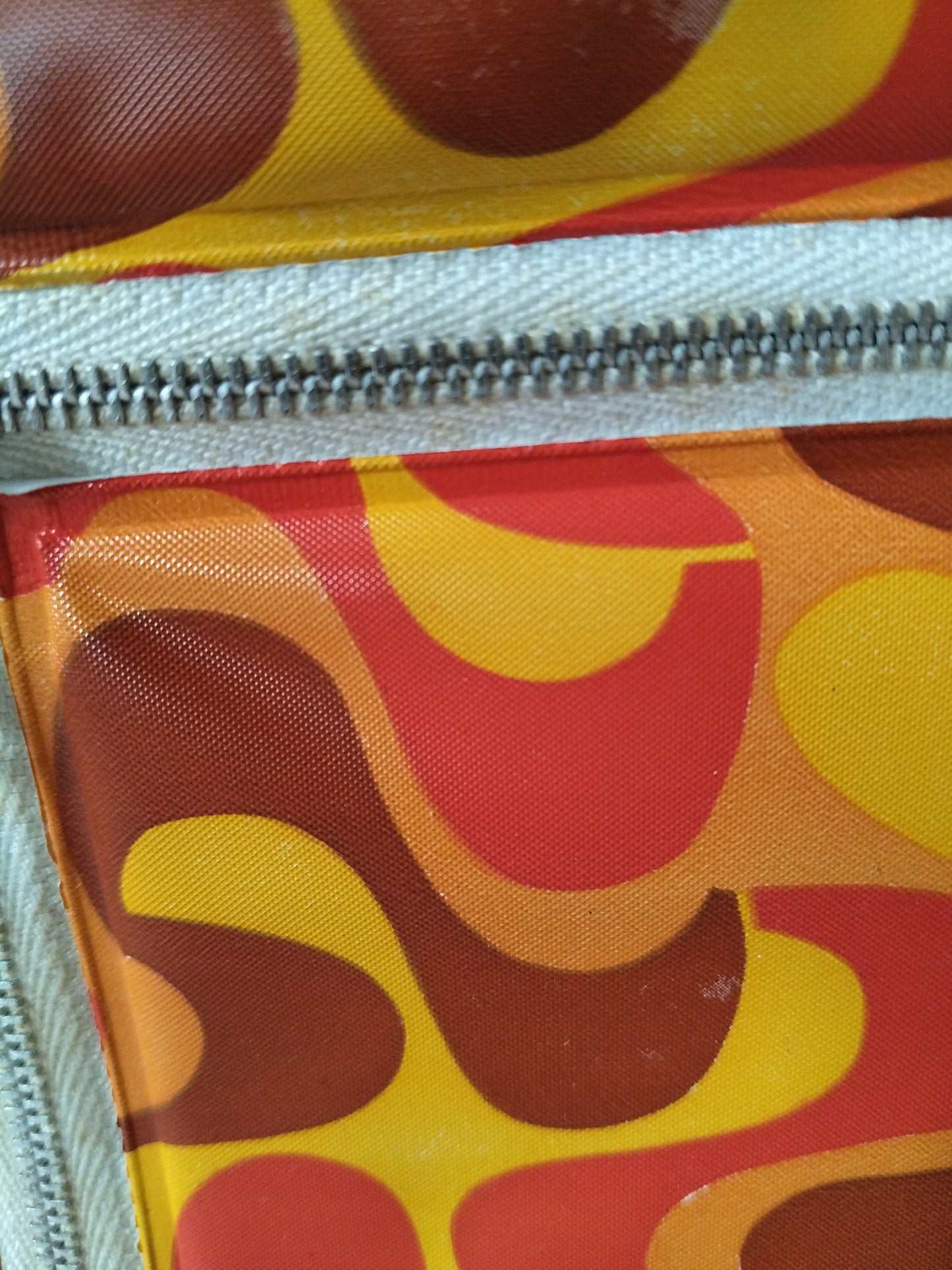 Petit meuble de poupées vintage