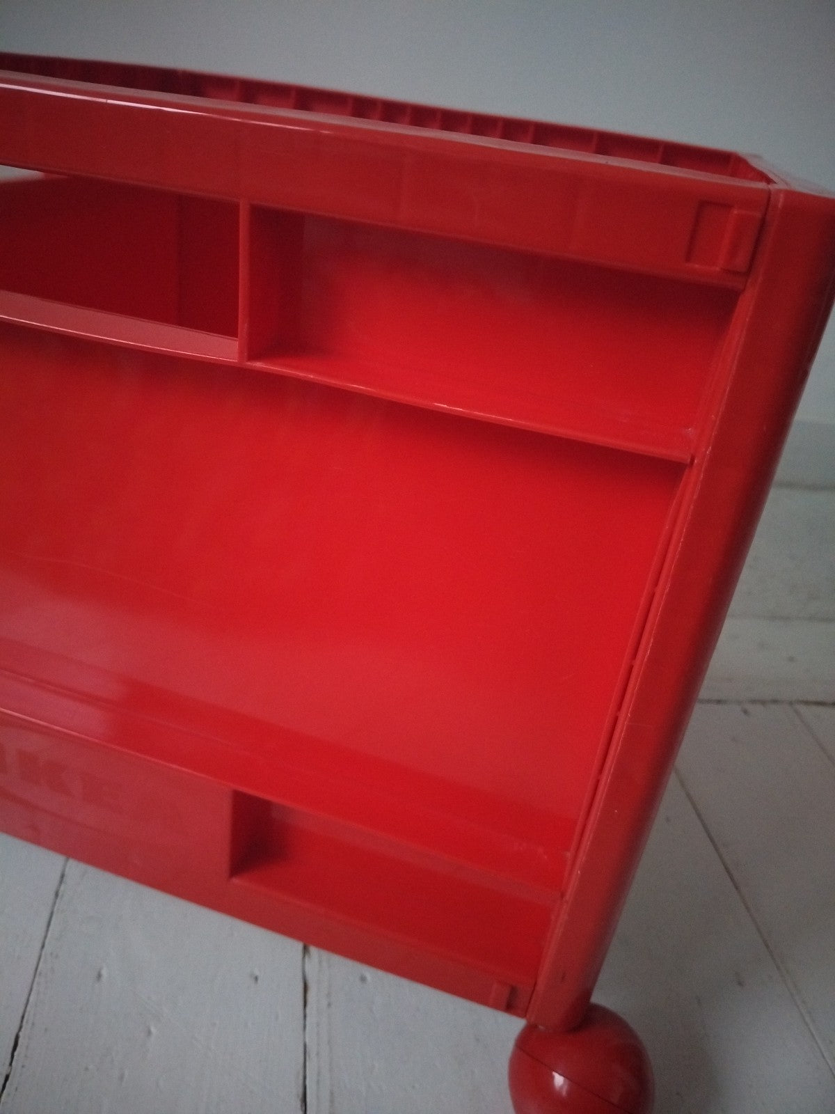 Box de rangement à roulettes en plastique Ikea Märd 90's
