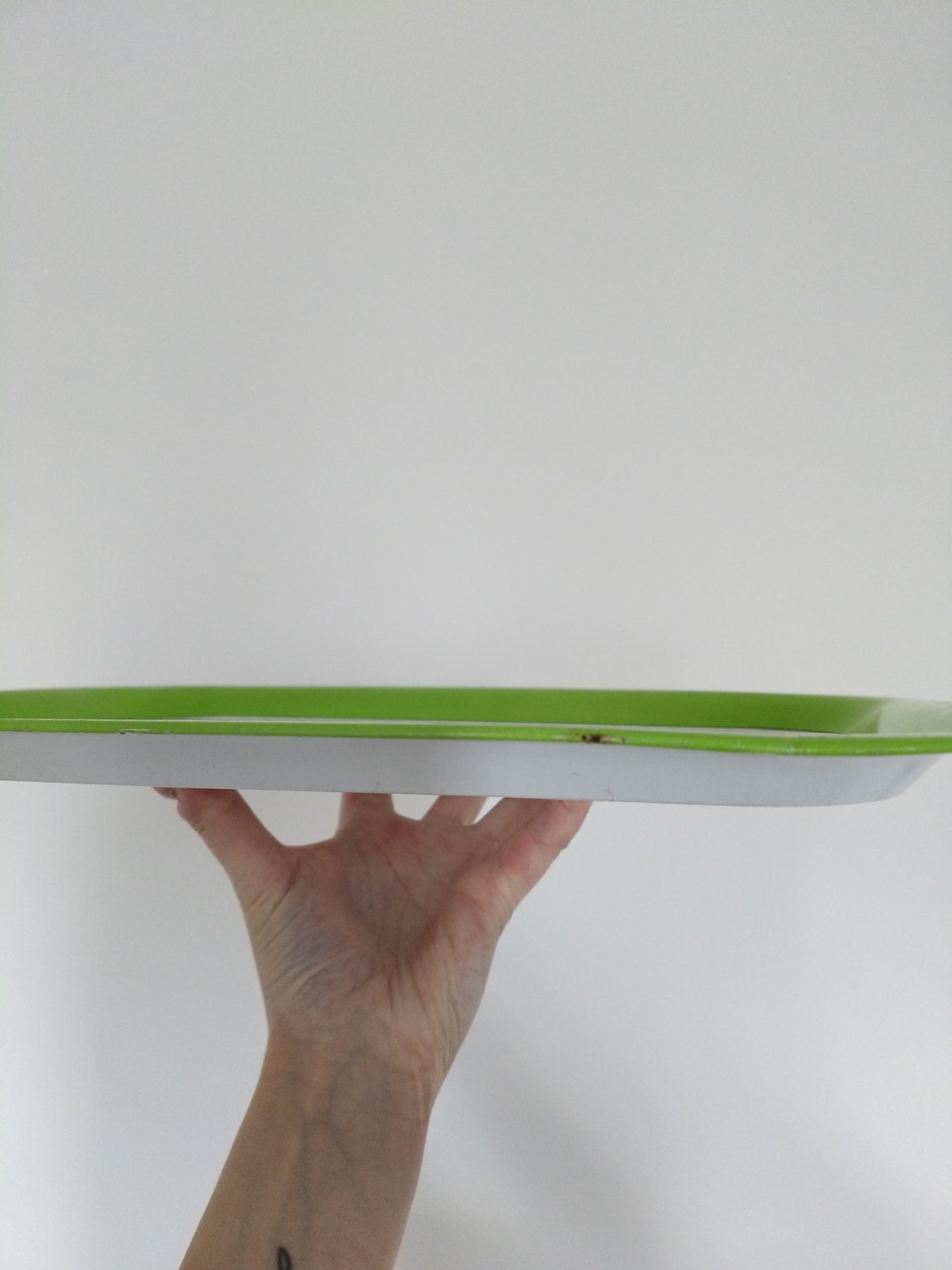 Plateau métallique paon publicitaire Préfontaines Edery