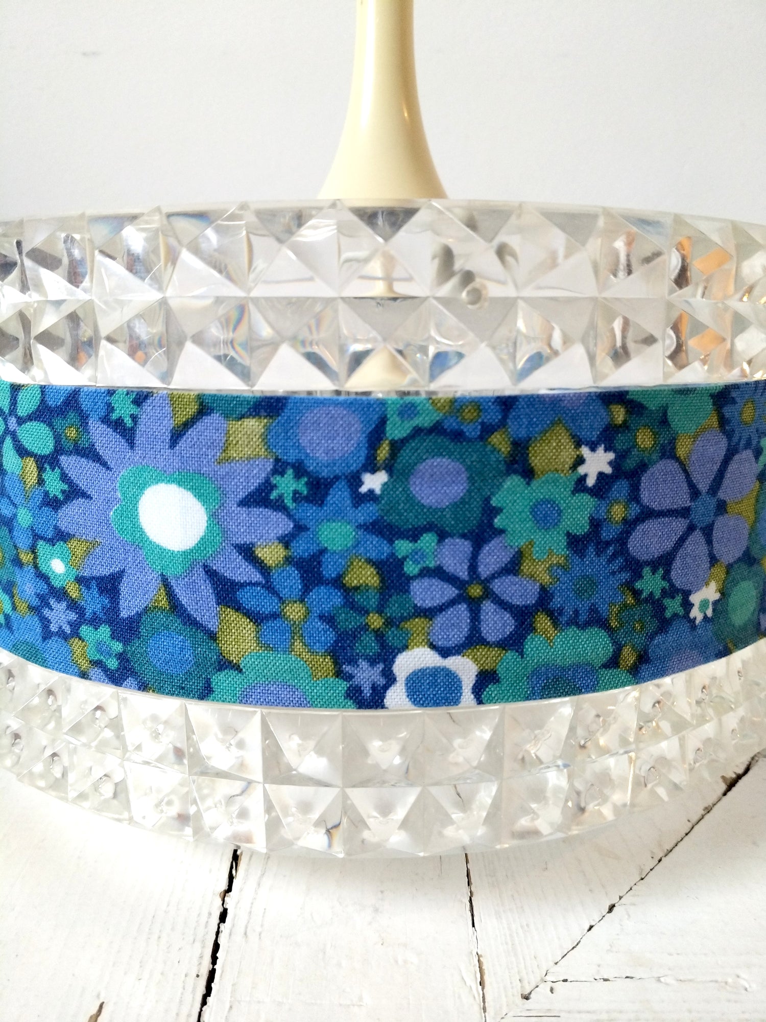 Luminaire suspension verre et plexi - cetaitmieuxavant