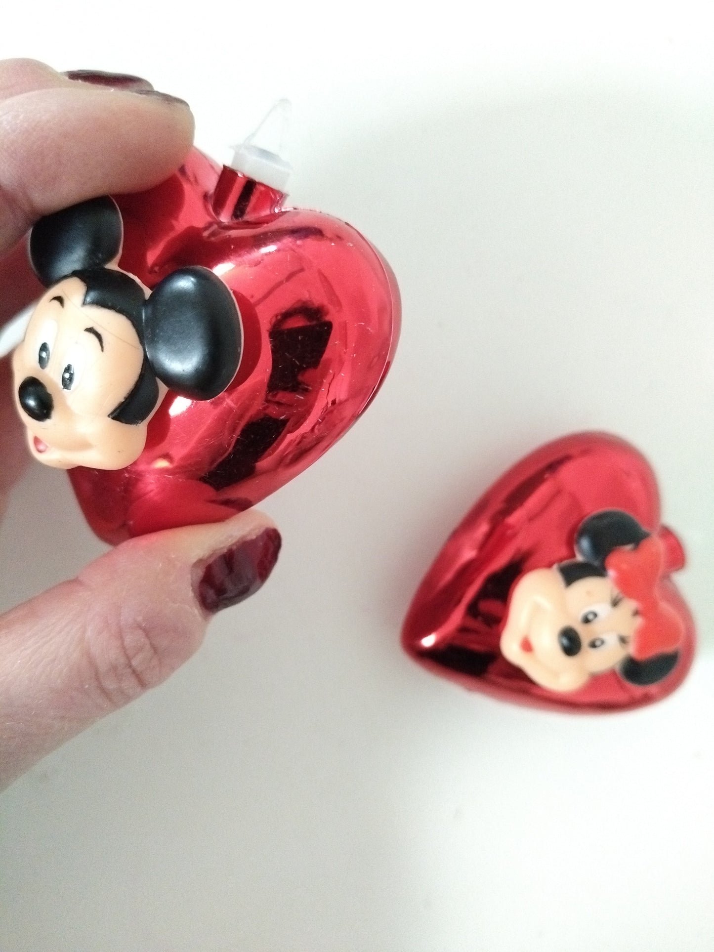 2 cœurs Mickey et Minnie de Noël en plastique à suspendre