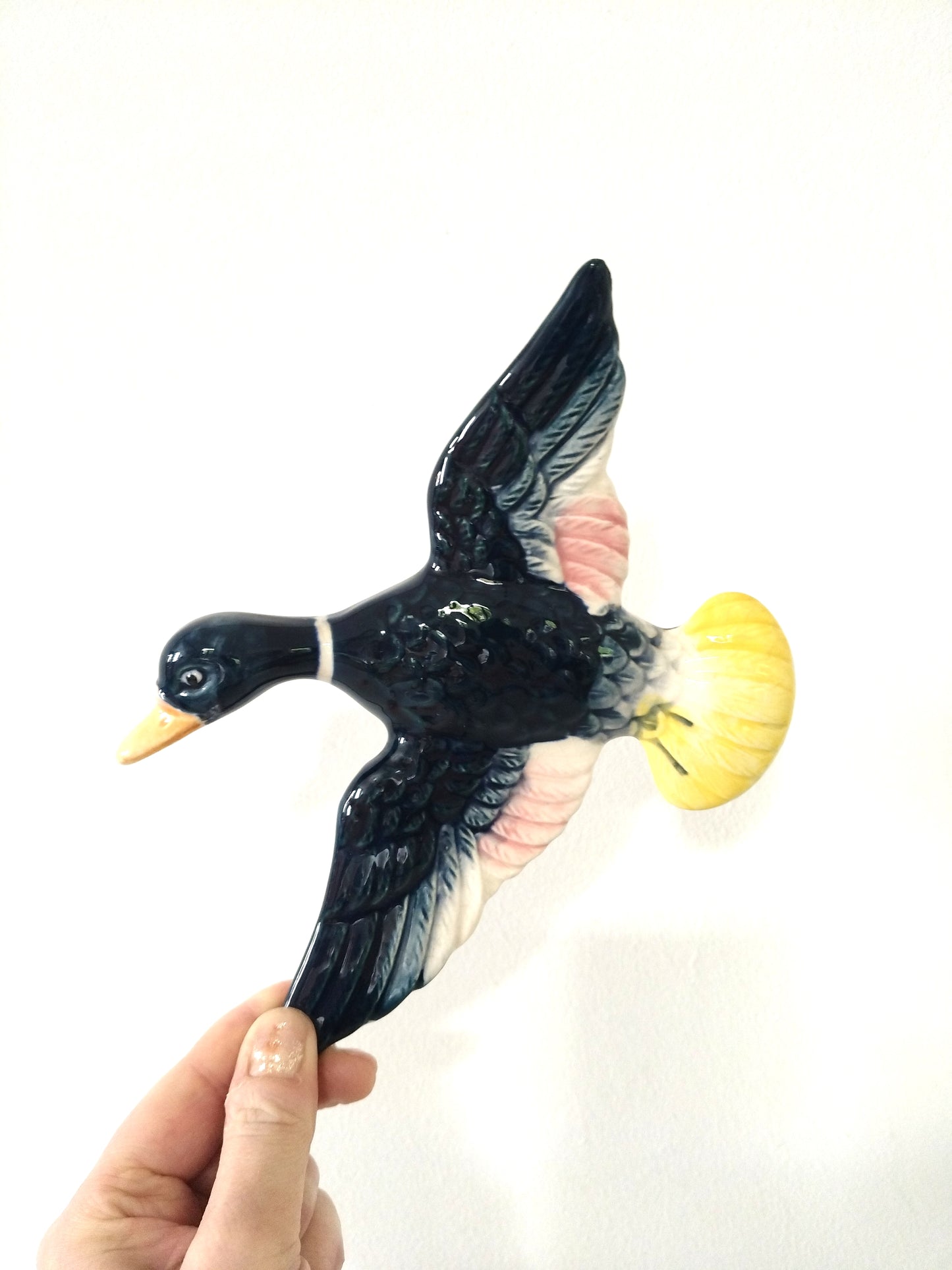 Canard mural en céramique