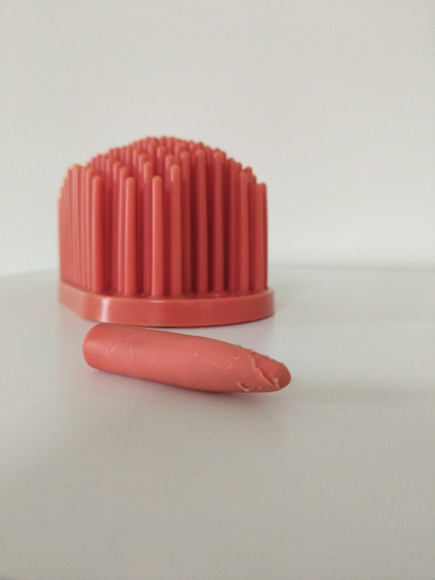 Gros hérisson taille-crayon porte-crayons/ stylos et gomme design UK