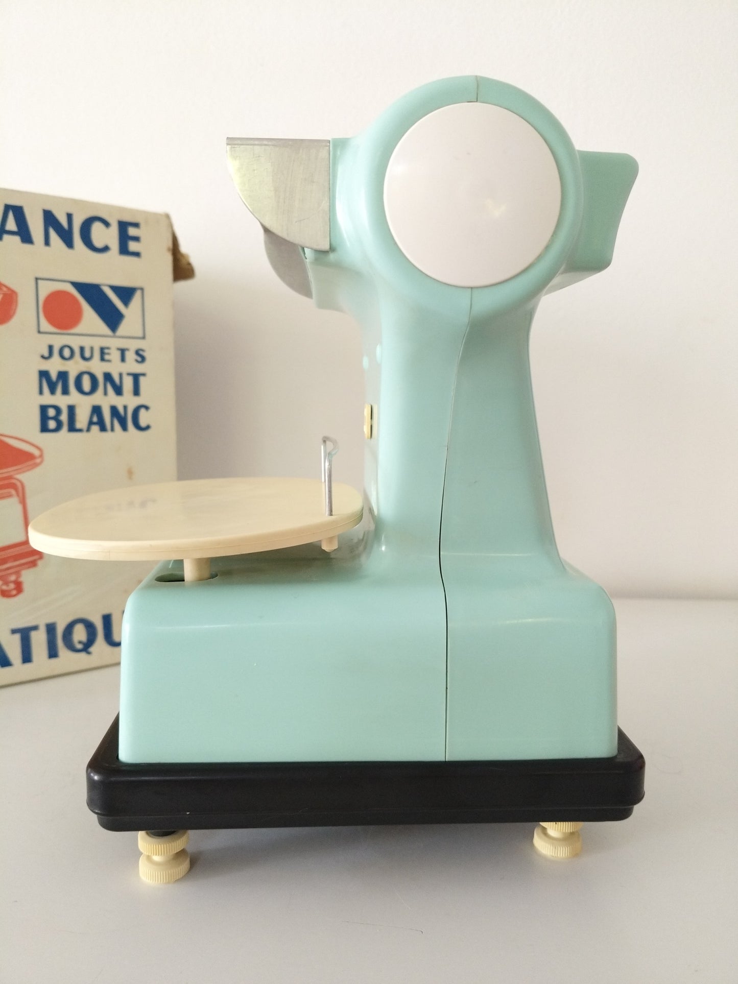 Ancienne balance de marchande jouets Mont Blanc
