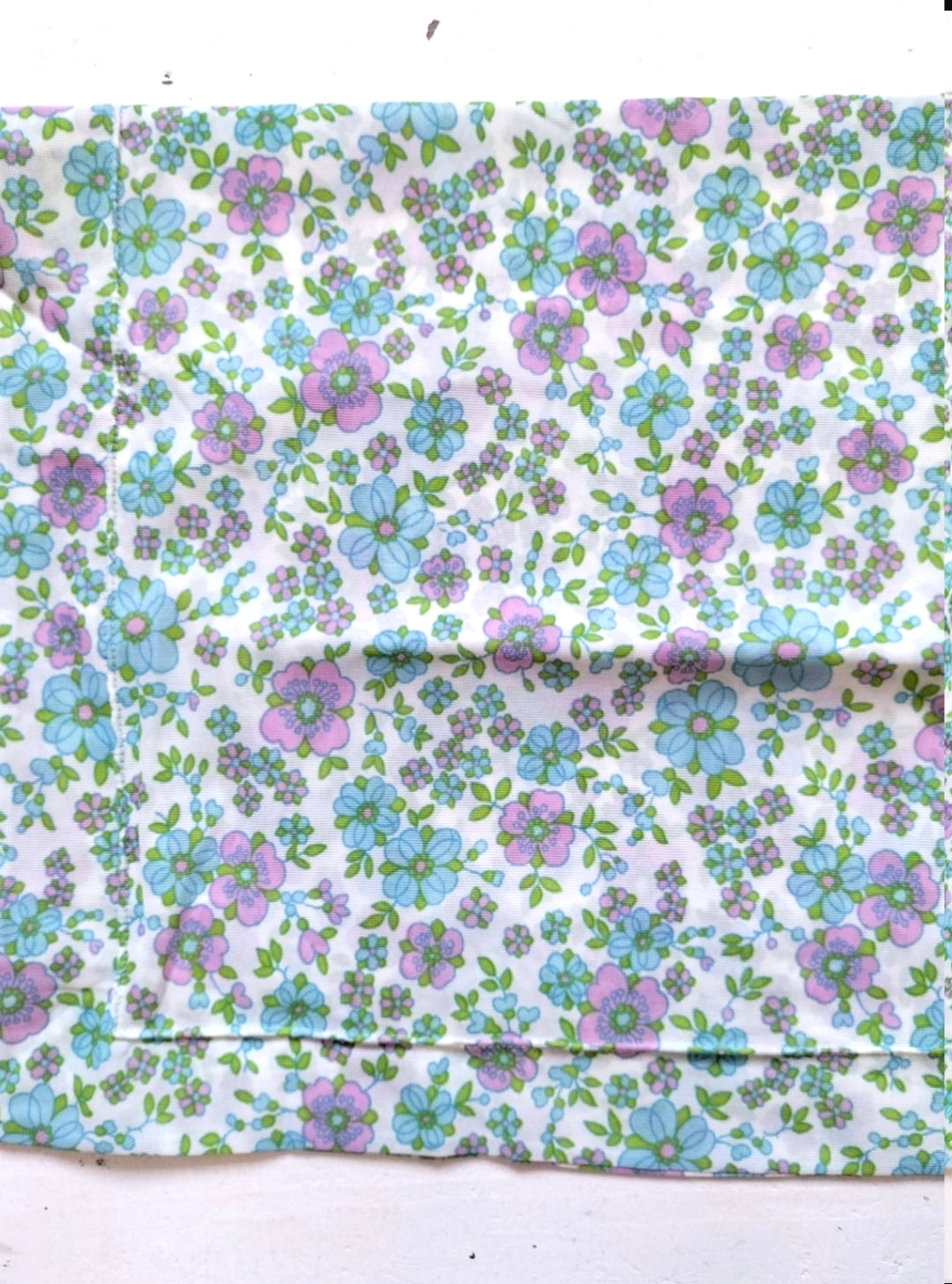 Taie d'oreiller flower power synthétique - cetaitmieuxavant