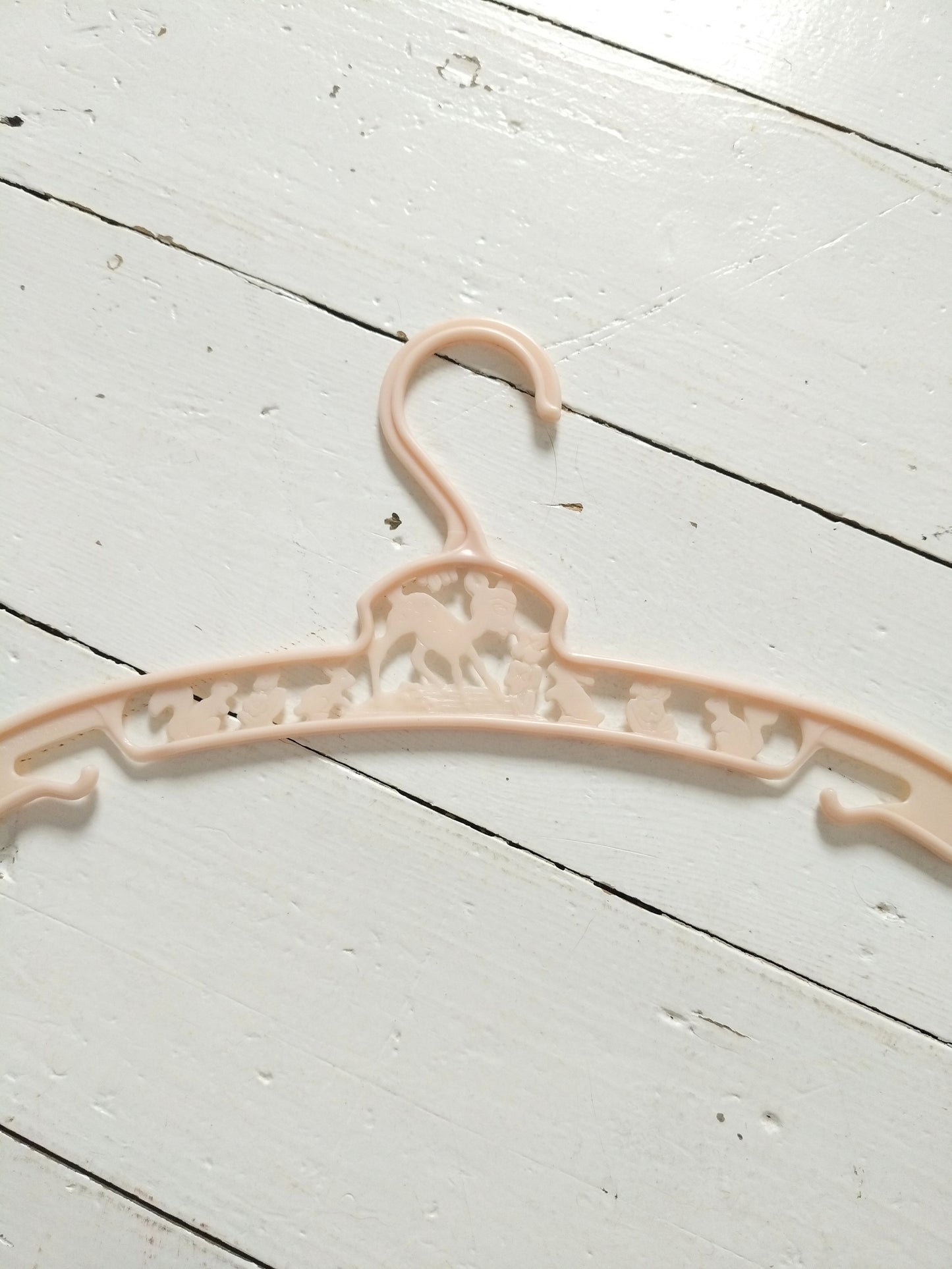 Ensemble de 2 cintres en plastique enfant - cetaitmieuxavant