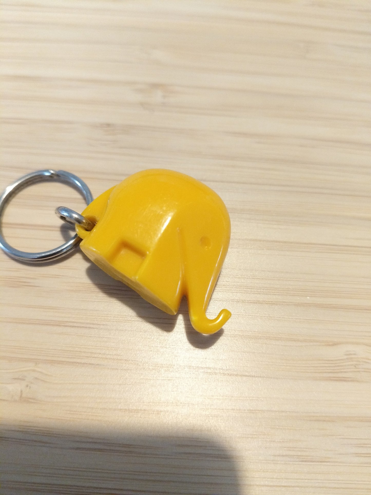 Porte-clés éléphant Drumbo par Luigi Colani