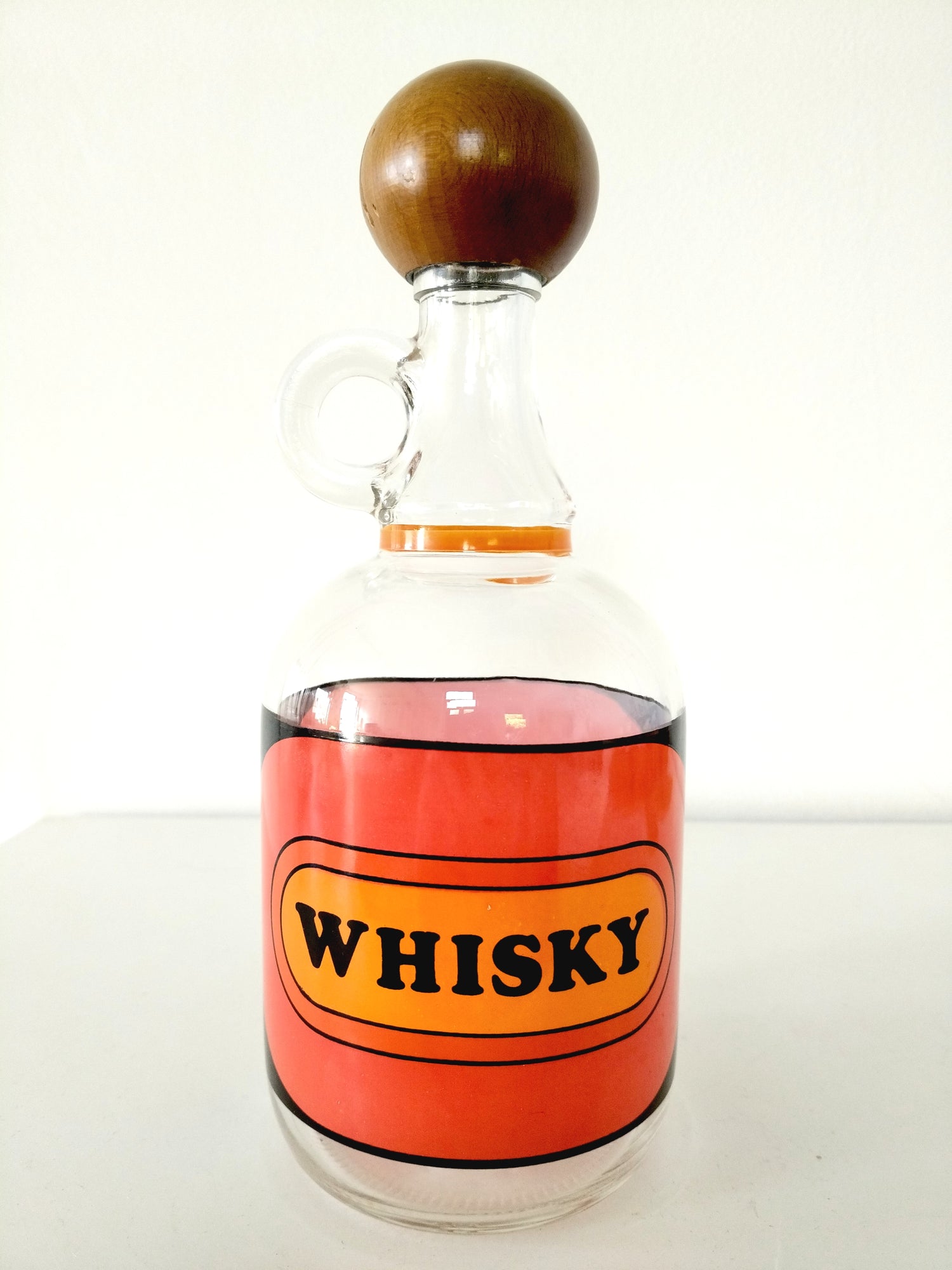 Ancienne bouteille à whisky en verre - cetaitmieuxavant