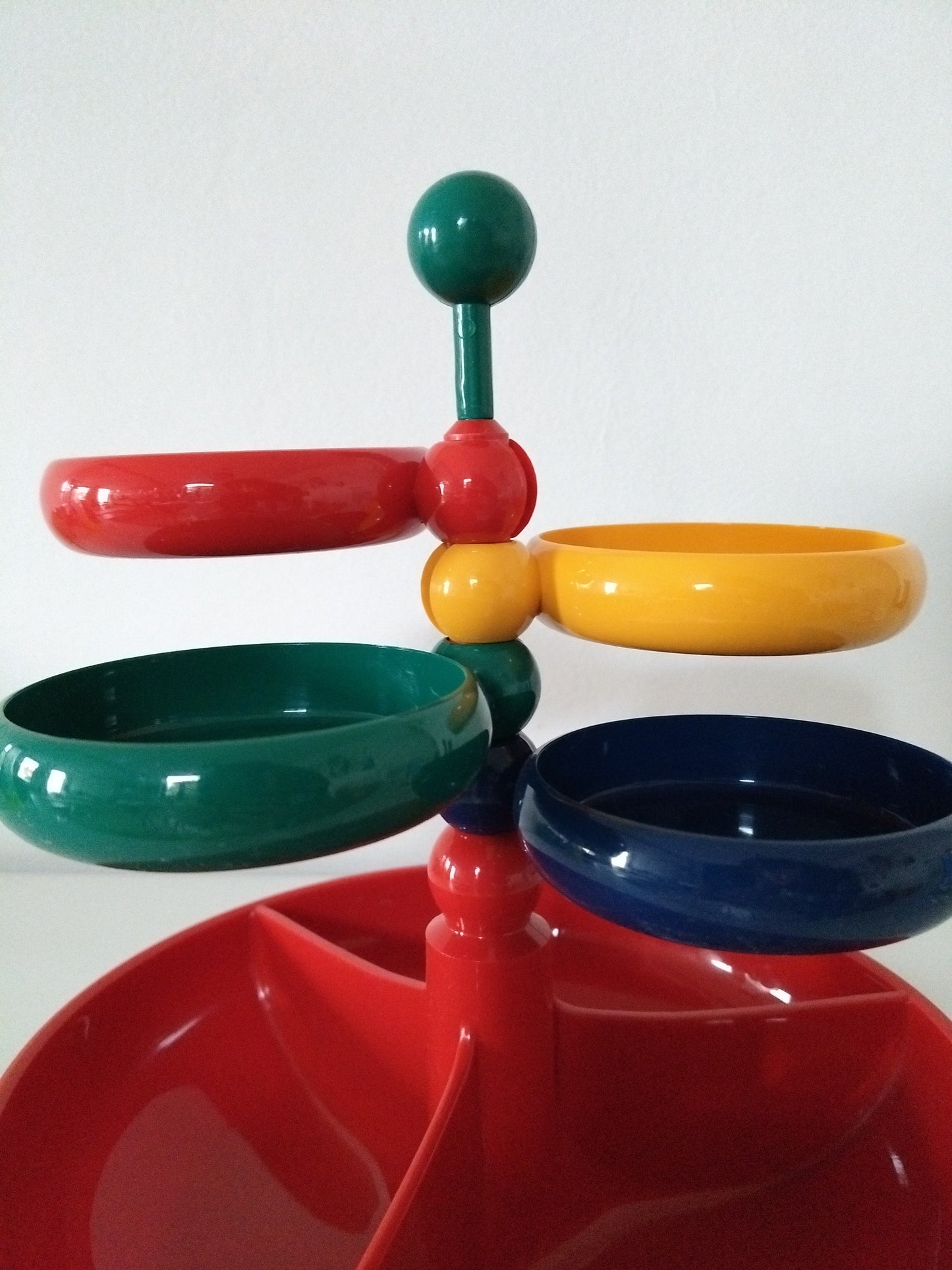 Plateau/ serviteur apéritif mutlicolore à compartiments pivotants Emsa Germany