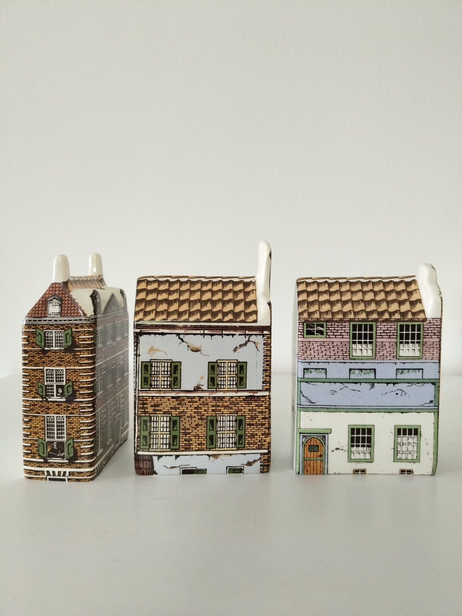 Maison hollandaise miniature en porcelaine Delft's Polychroom  Hand Painted Holland 7-6-12 au choix - cetaitmieuxavant