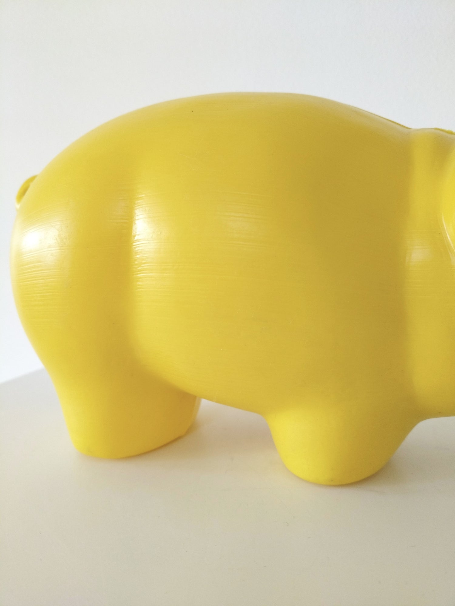 Grosse tirelire cochon en plastique - cetaitmieuxavant