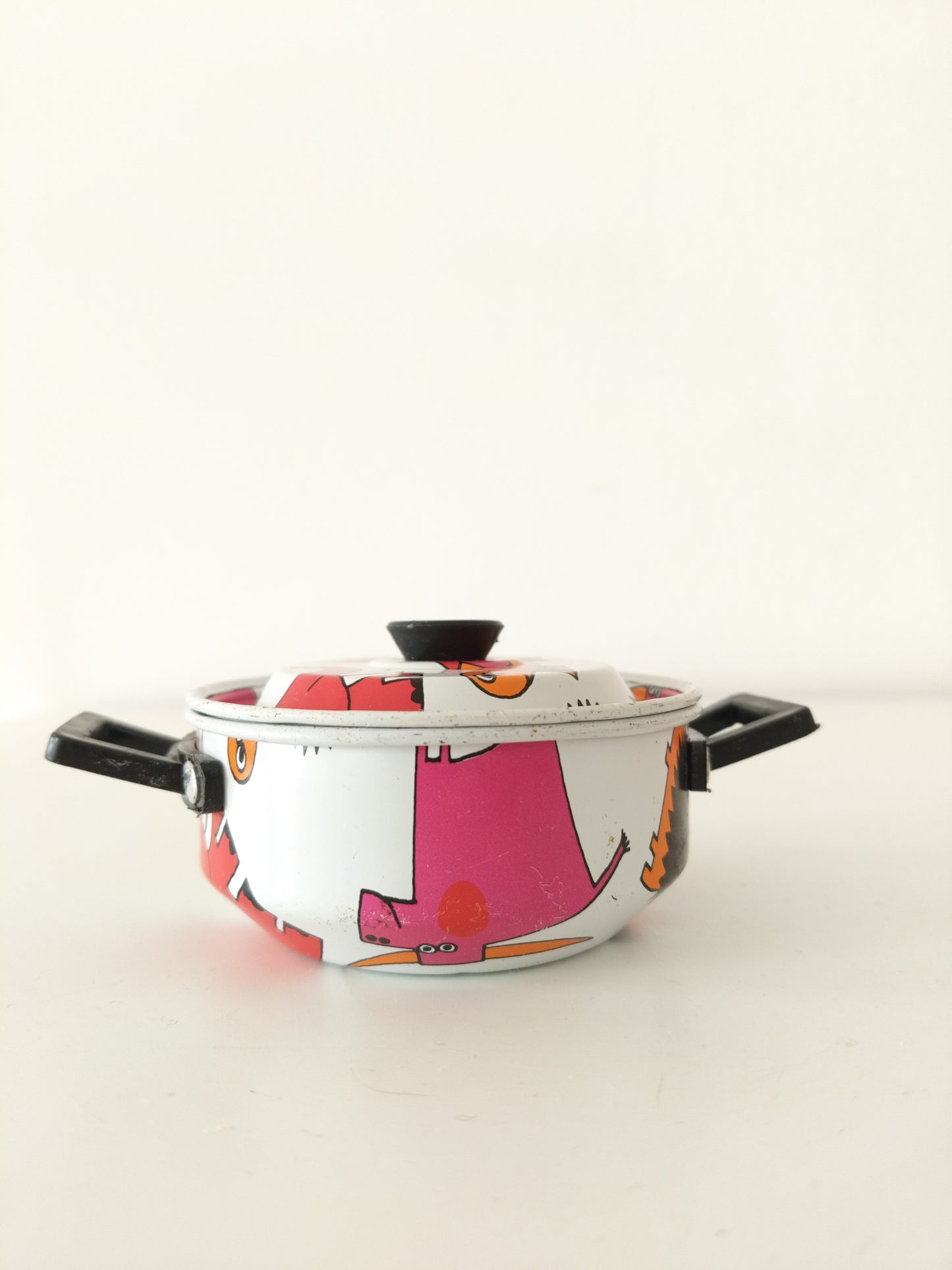 3 éléments de dinette/ casseroles en tôle