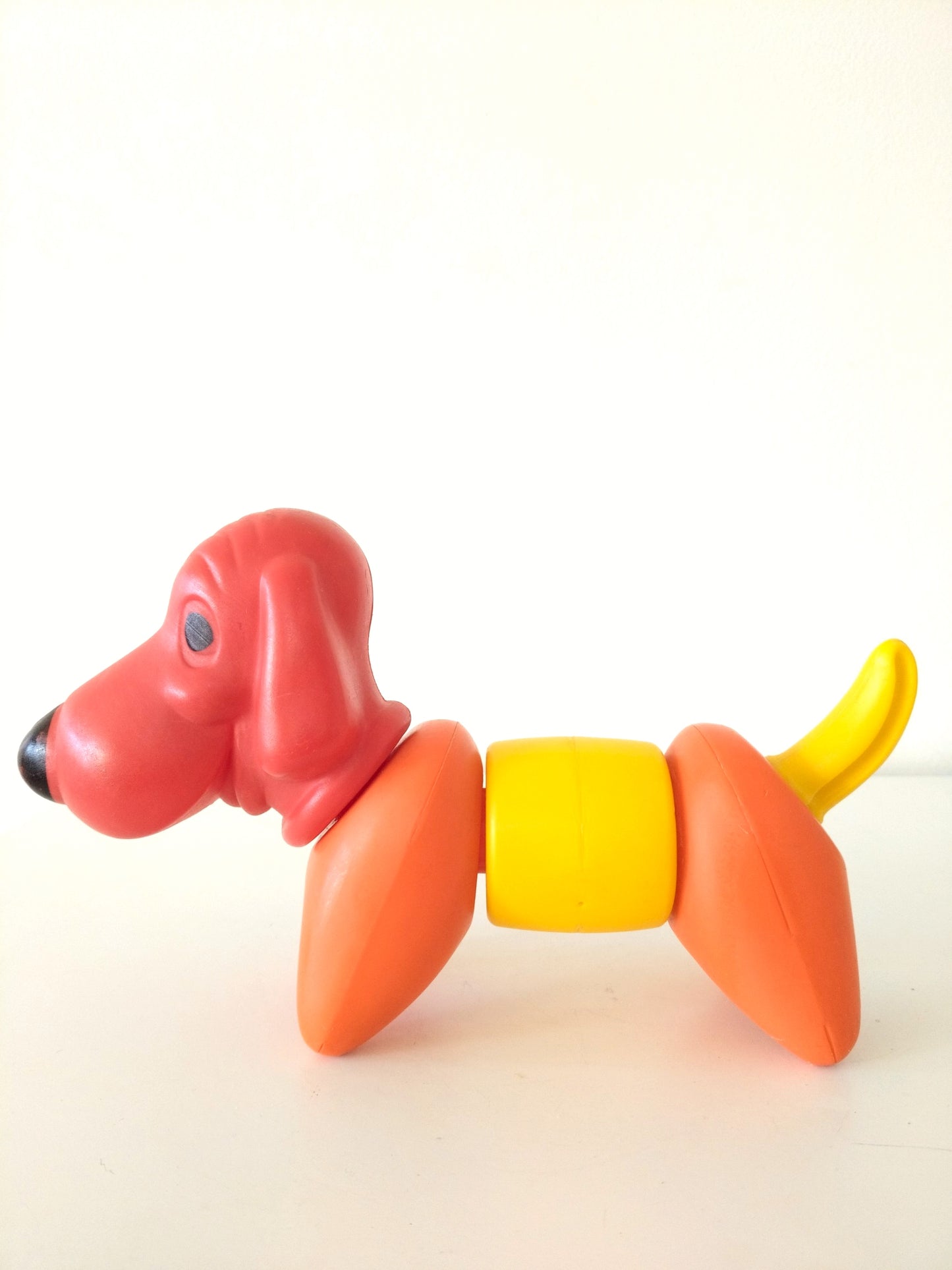 Jouet/ puzzle/ chien à emboîter en plastique Tupperware Toy
