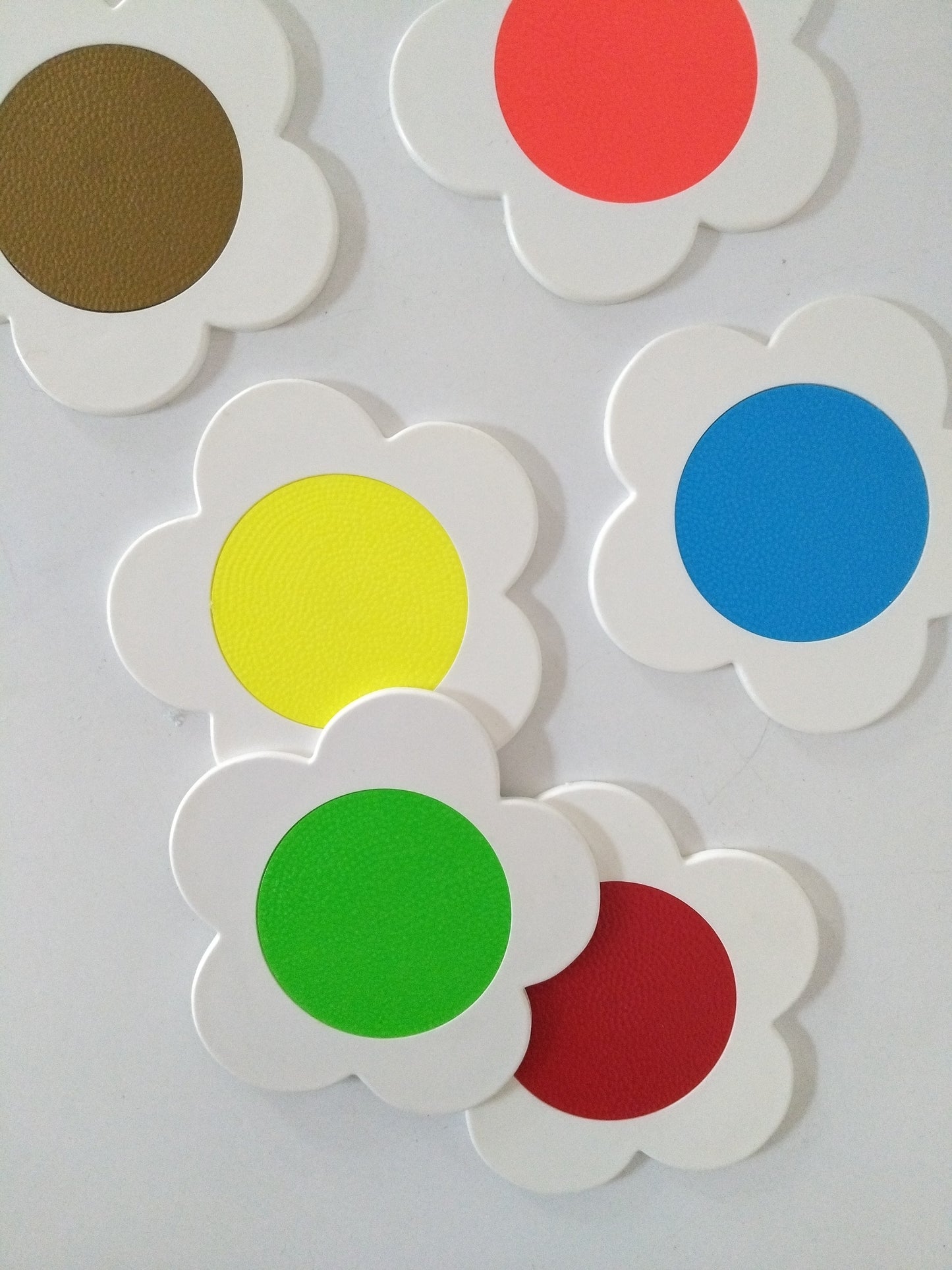 Ensemble de 6 sous-verres fleur en plastique