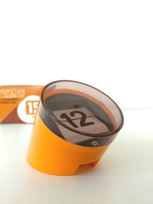 Calendrier perpétuel en plastique design UK made in Hong Kong - cetaitmieuxavant